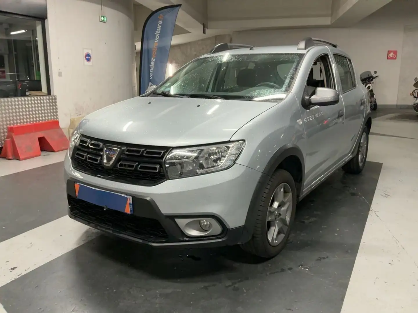 Dacia Sandero 0.9 TCE 90CH STEPWAY -18 Gris - 1