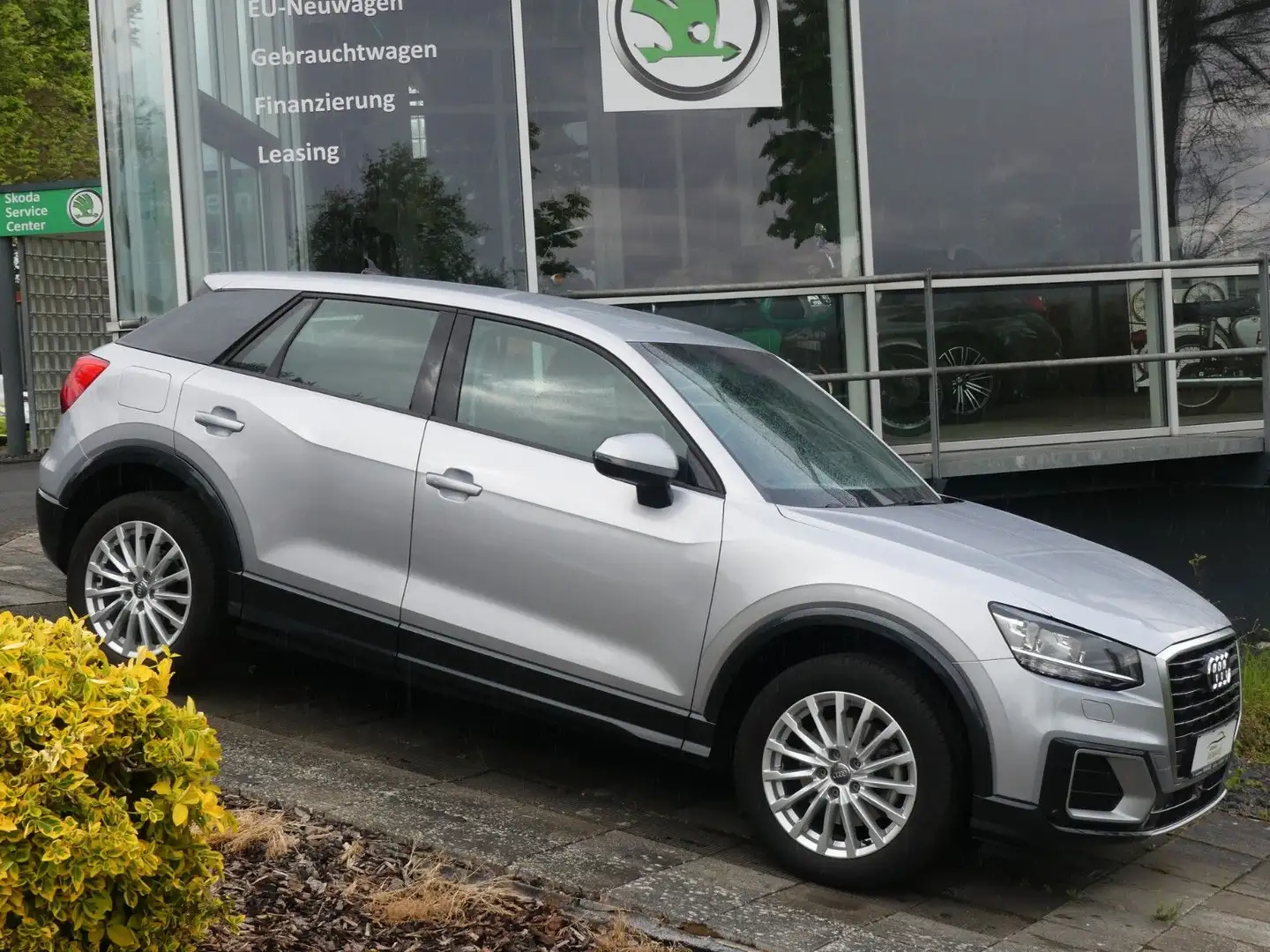 Audi Q2 30 TFSI design AHK  Navi ACC PDC DAB Argent - 1