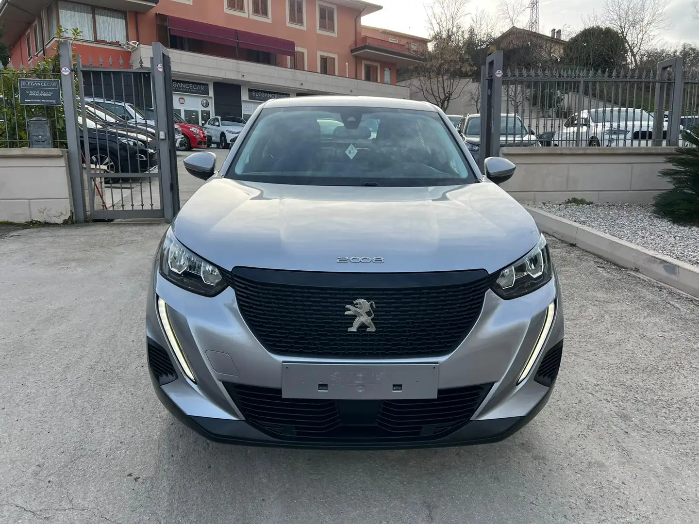 Peugeot 2008 PureTech 100 S&S Active Argent - 2