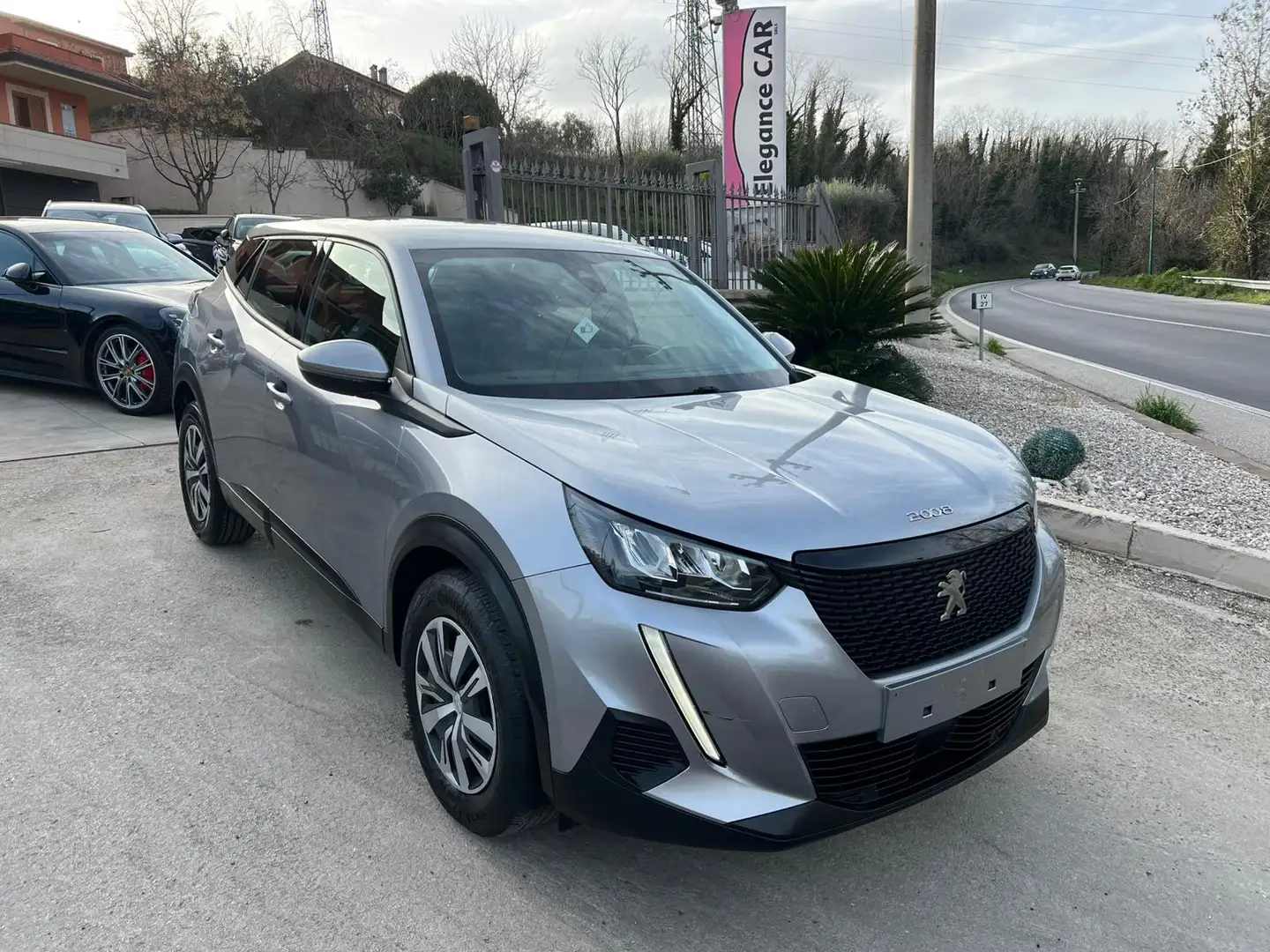 Peugeot 2008 PureTech 100 S&S Active Argent - 1