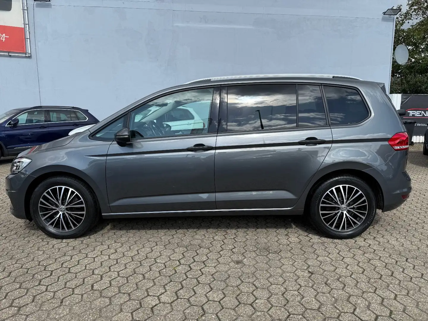 Volkswagen Touran Comfortline BMT/*ACC*Navi*7 Sitzer* Grau - 2
