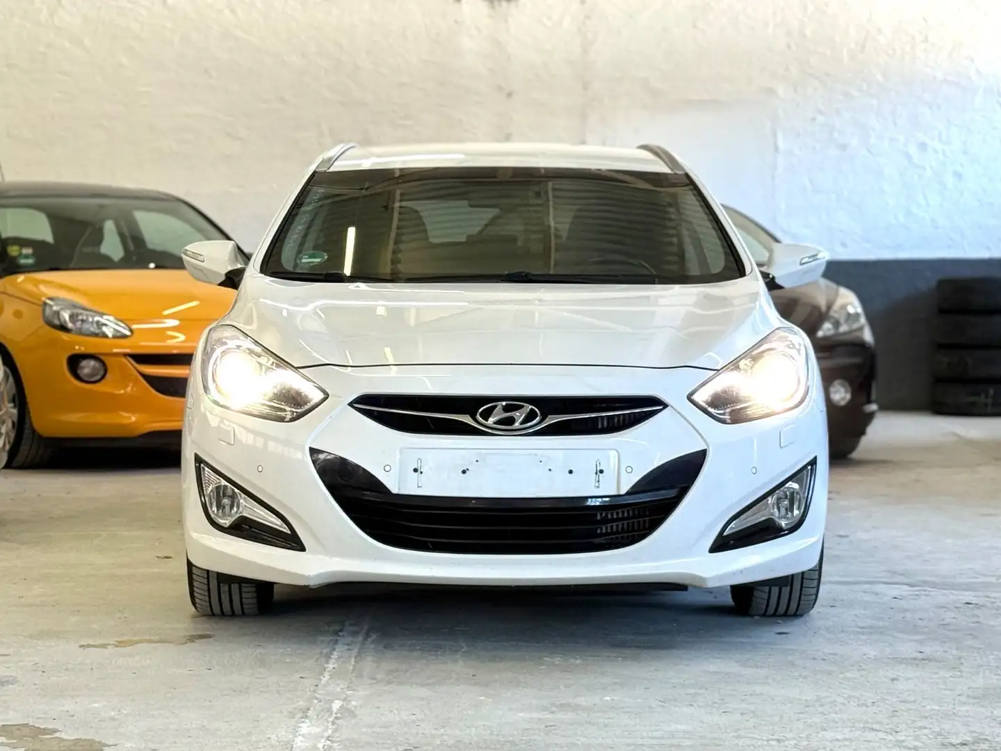 Hyundai i40 cw Style*DIESEL*TÜV*NAVI* Weiß - 2