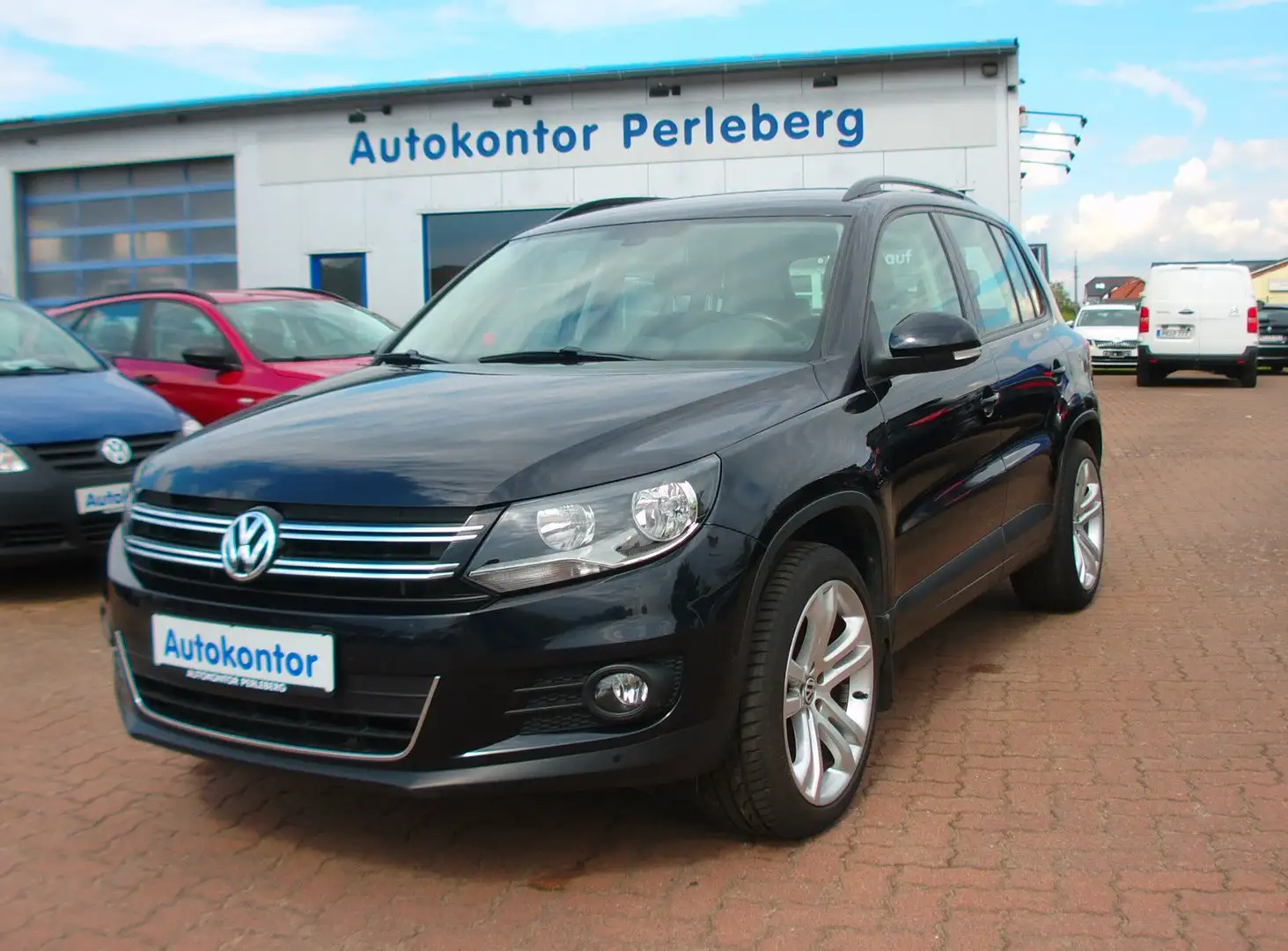Volkswagen Tiguan Trend & Fun .Klimaauto.SHZ.AHK Schwarz - 1