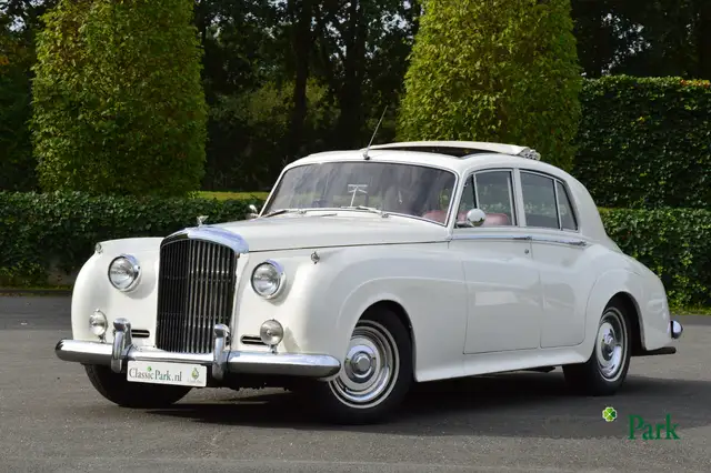 Bentley S1 Standard Saloon