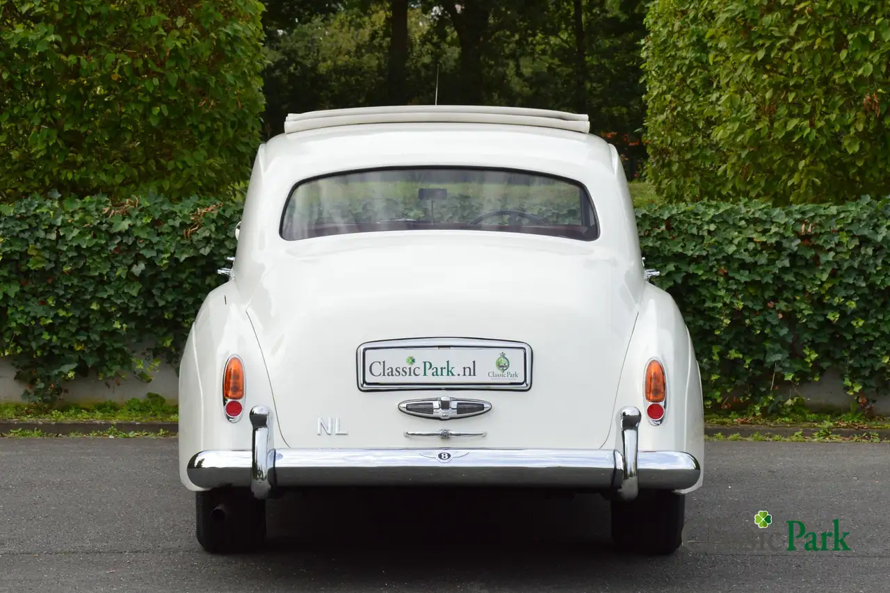 Bentley S1 Standard Saloon, foto 4