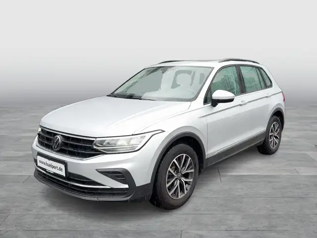 Volkswagen Tiguan view 2