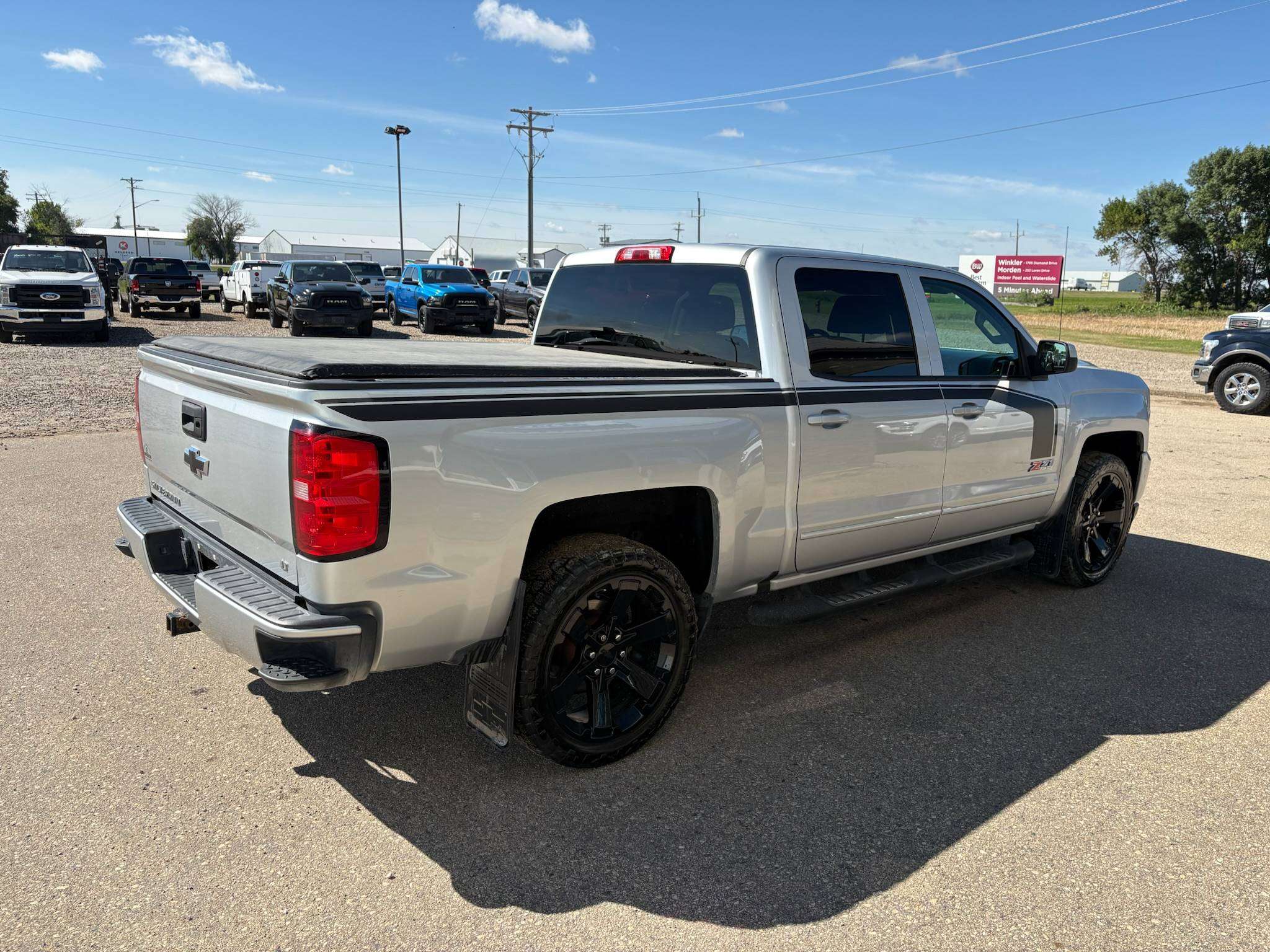 2018 Chevrolet Silverado 1500 Crew Cab 4X4 LT 5.3L - Rebuilt Title — снимка 1