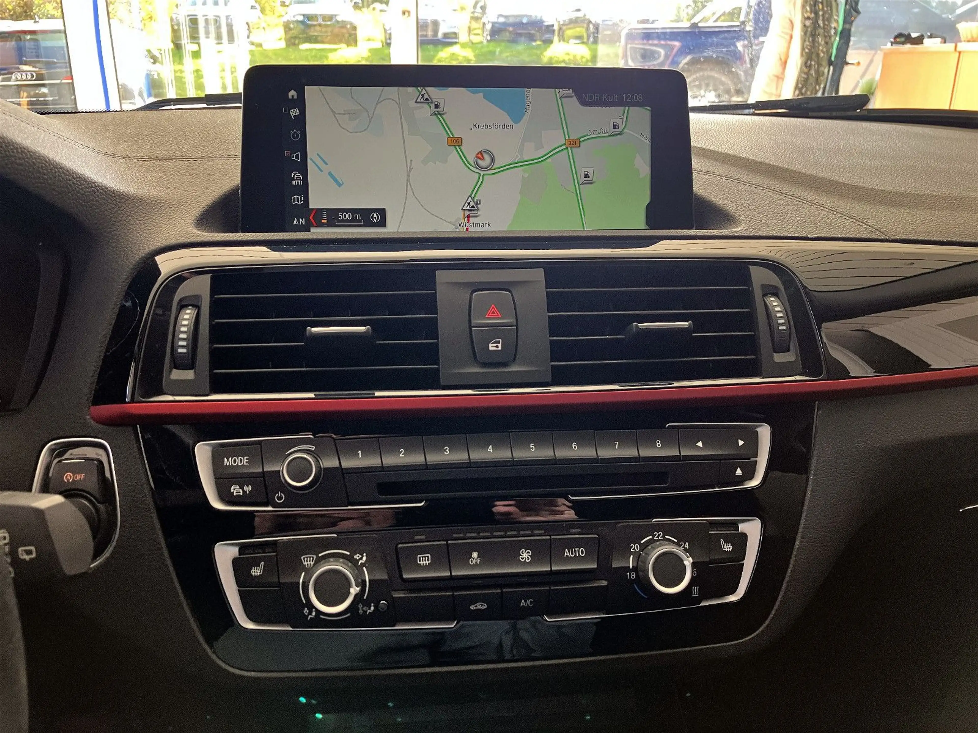 BMW 120 iA Sport Line/Aktivtemp/LED/Wireless/NaviPRO — photo 10