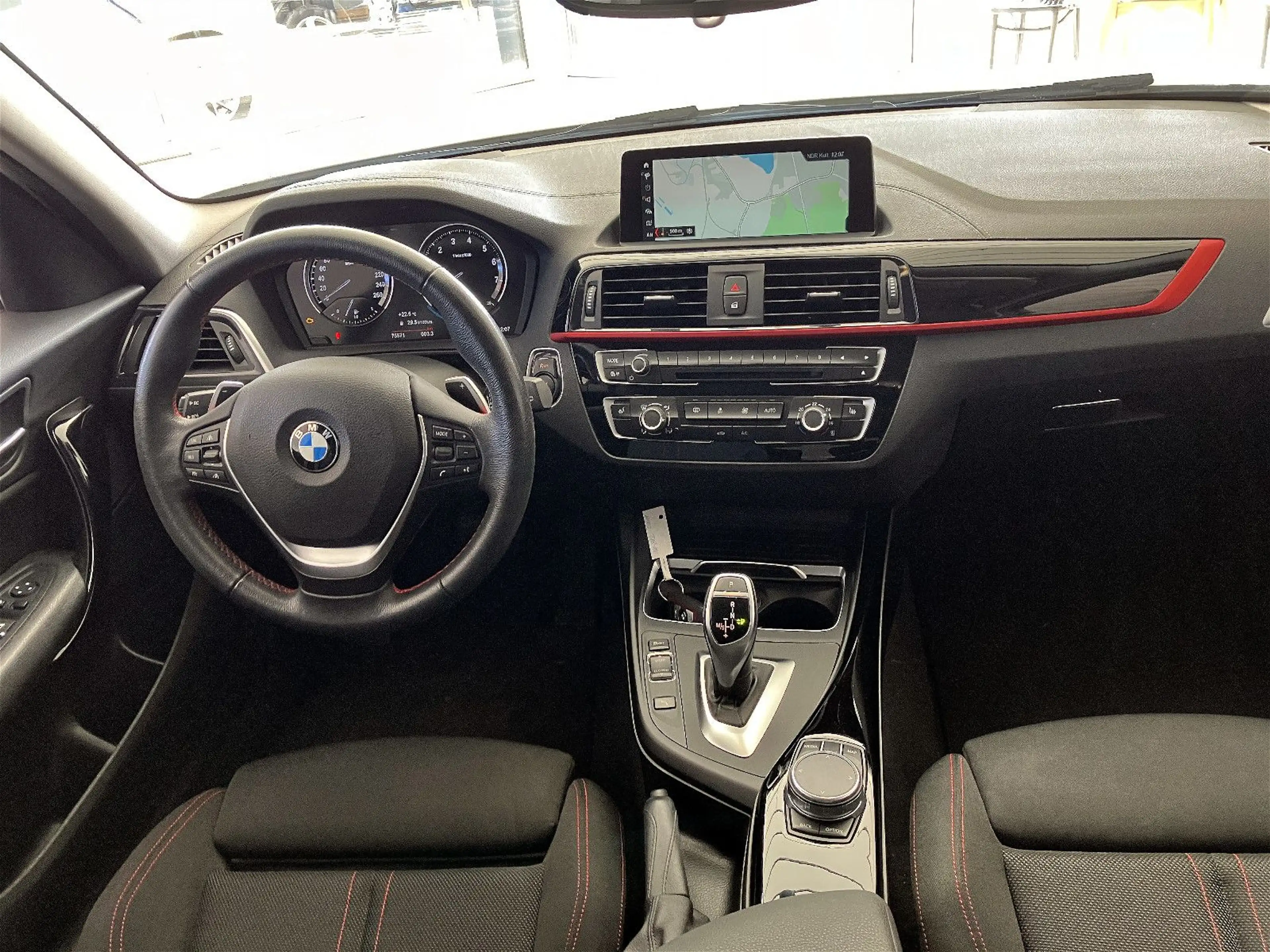 BMW 120 iA Sport Line/Aktivtemp/LED/Wireless/NaviPRO — photo 6