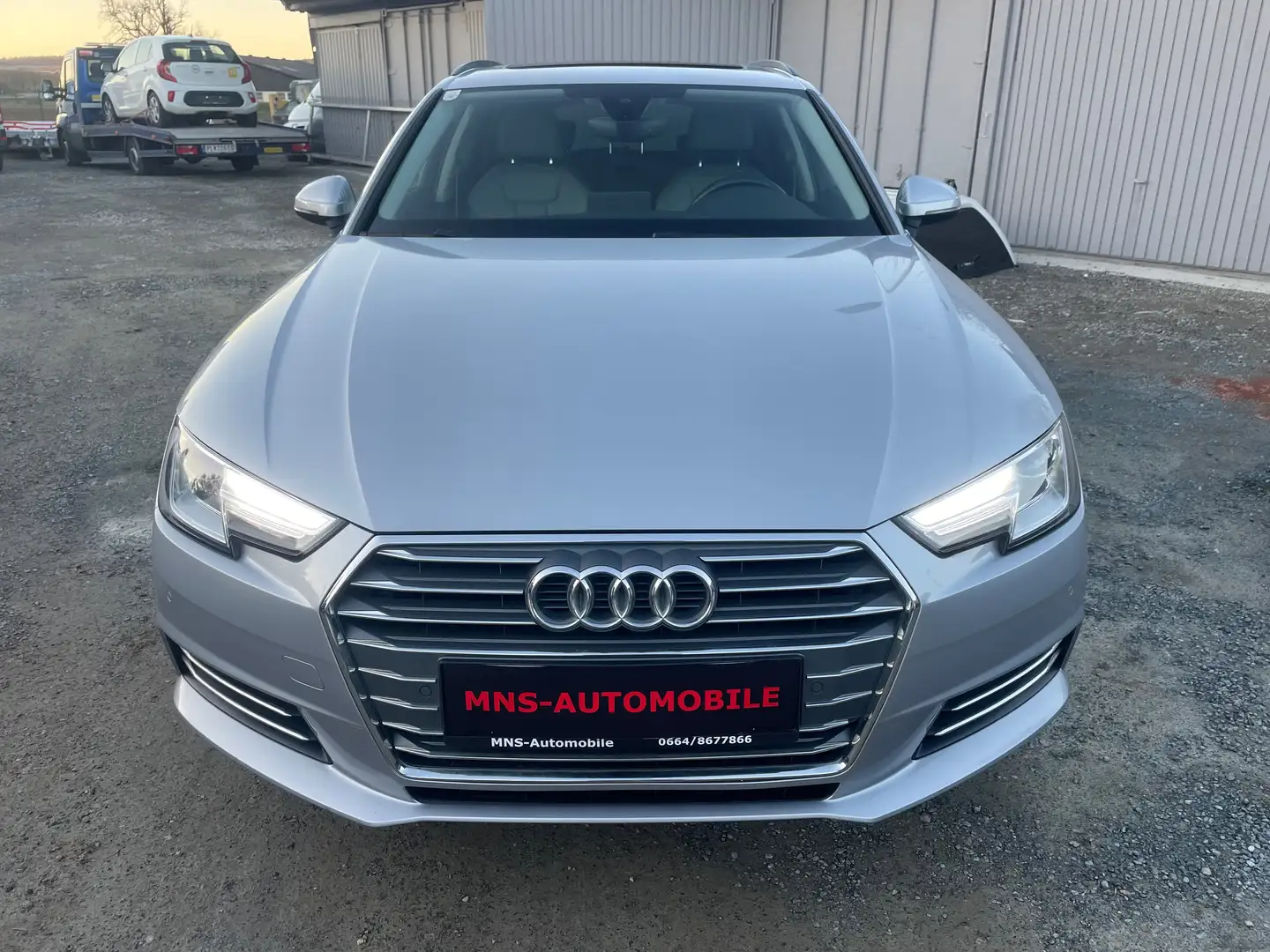 Audi A4 2.0 TDI Sport Leder Navigation LED Panoramadach Grau - 2