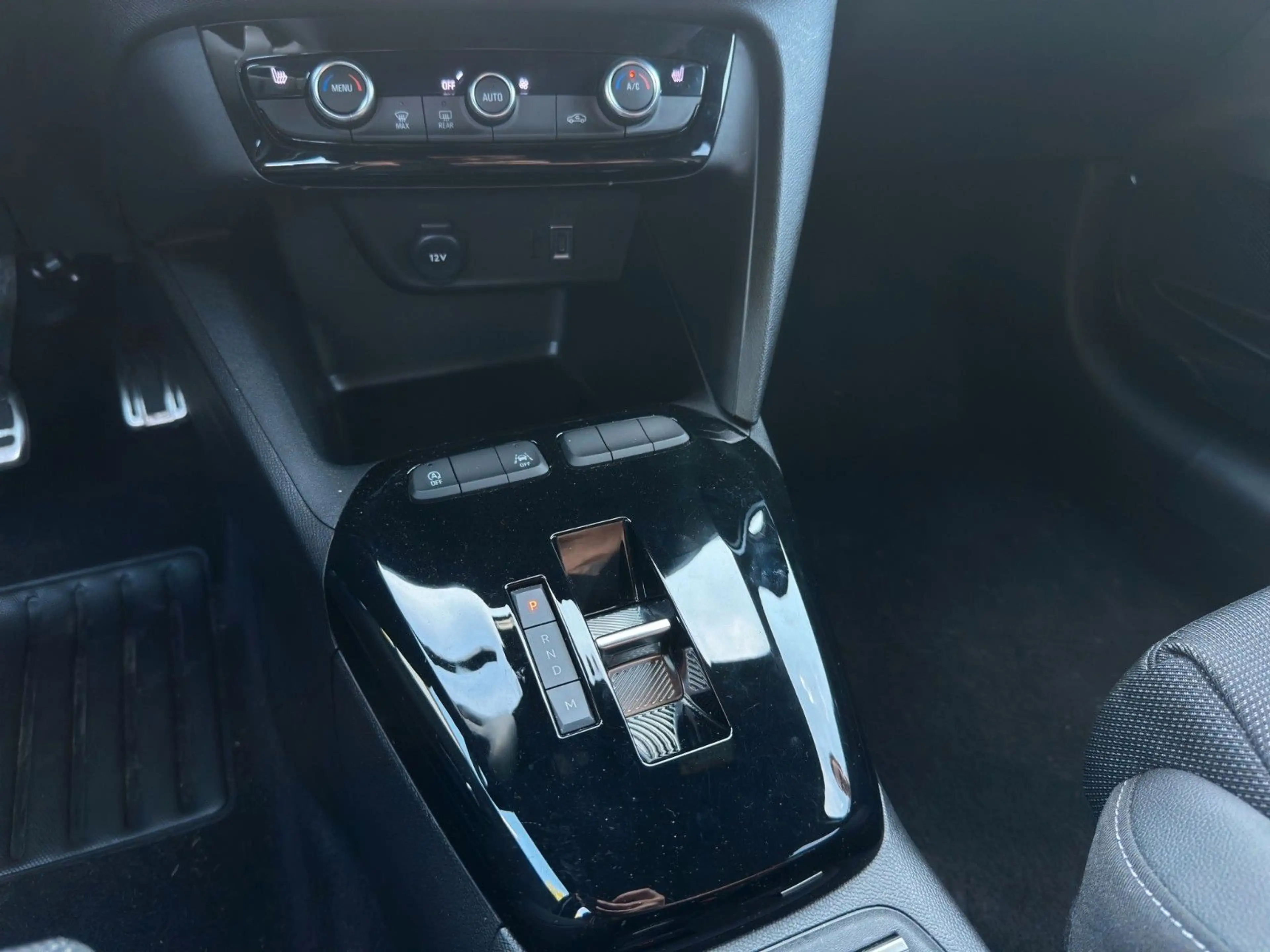 Opel Corsa F Premium "GS" Automatik/Voll-LED/Navi/DAB — photo 25