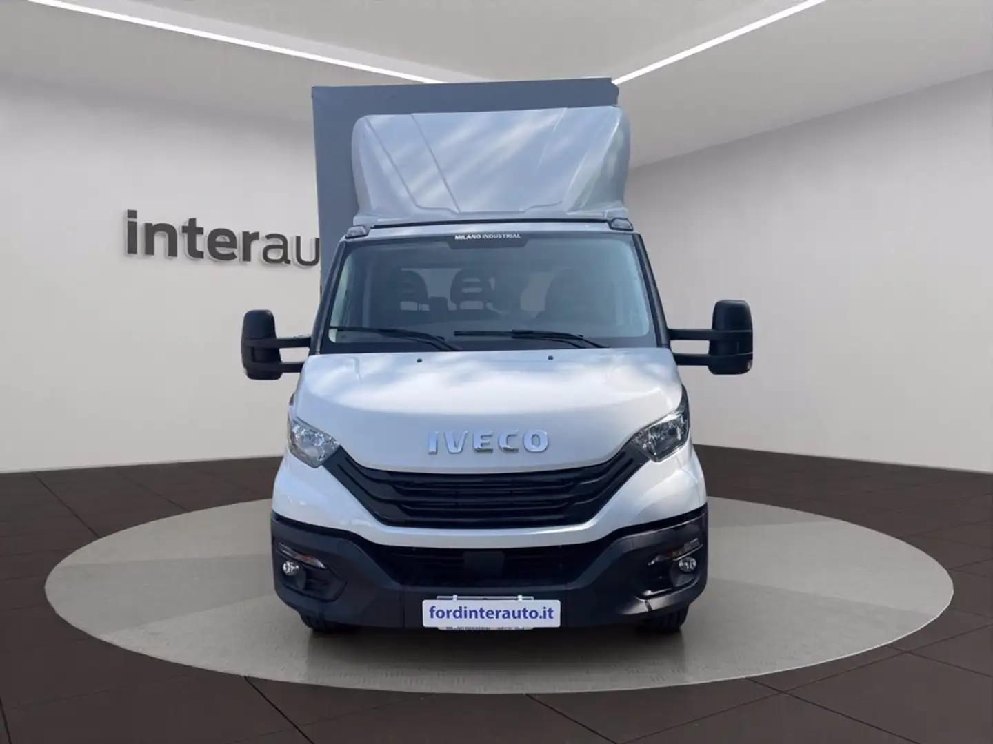Iveco Daily 35 C18H 3000 HD cab. EVId Blanco - 2