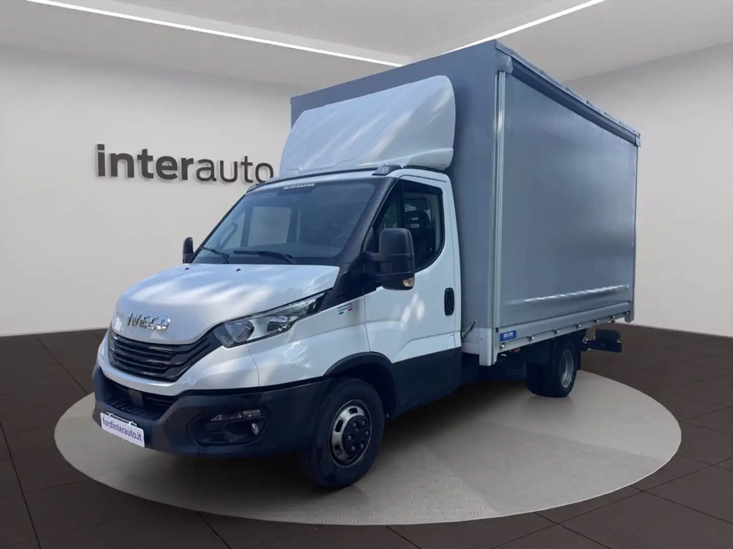 Iveco Daily 35 C18H 3000 HD cab. EVId Blanco - 1