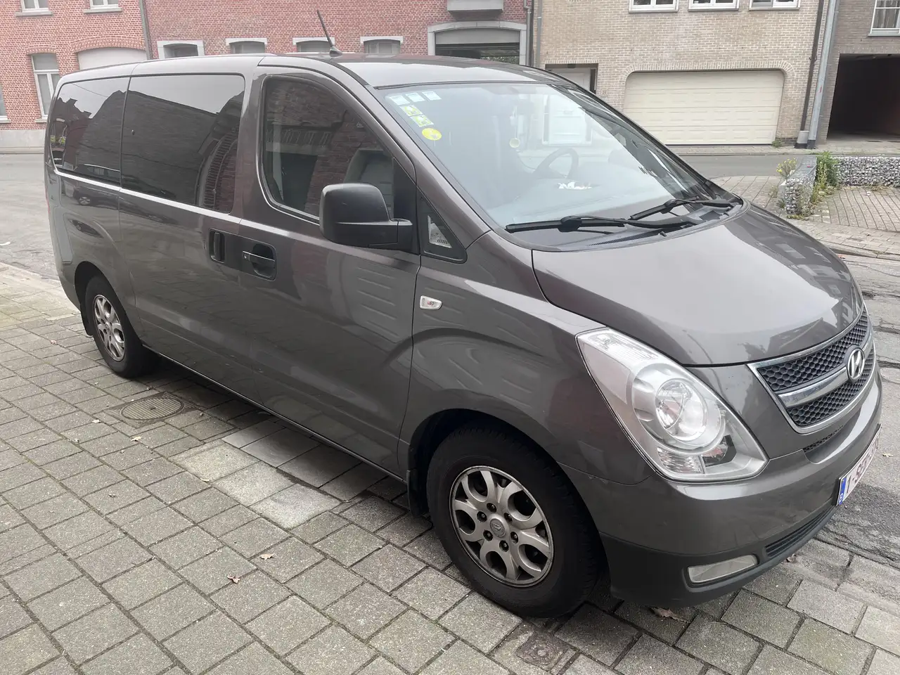 Hyundai H-1