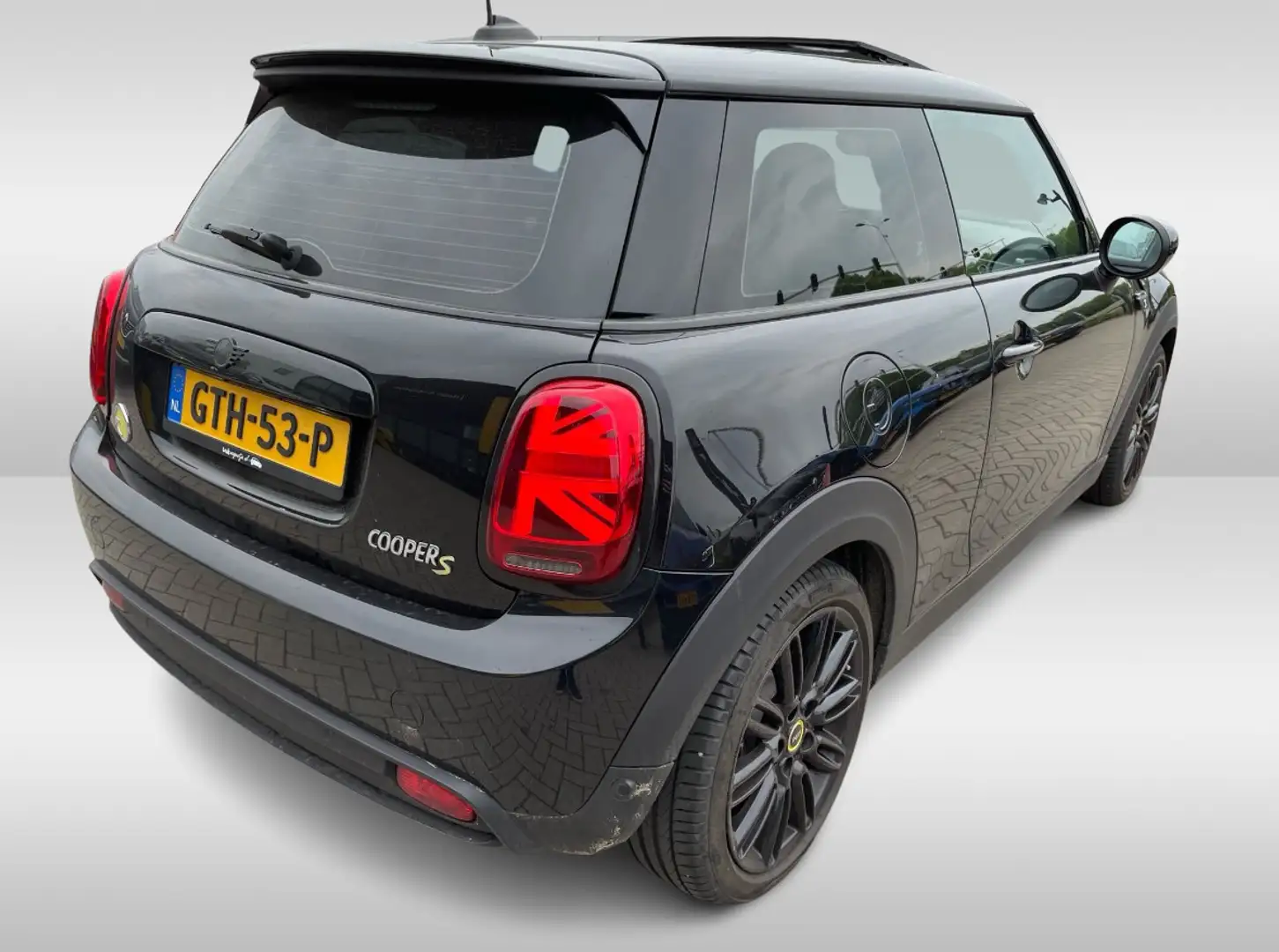 MINI Mini Electric MINI Electric 33 kWh / Panoramadak / Zwart - 2