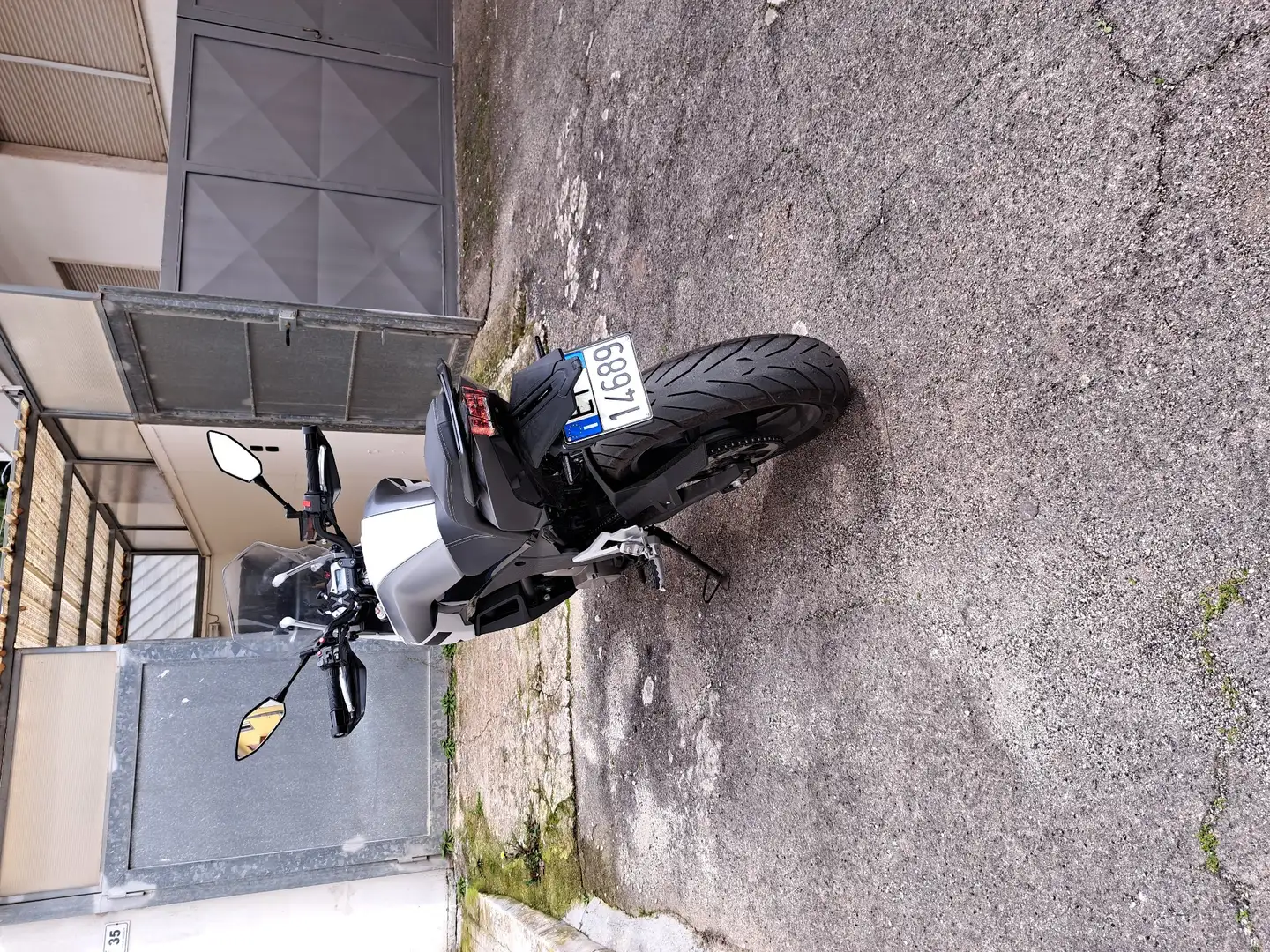 CFMOTO 650 MT Weiß - 2