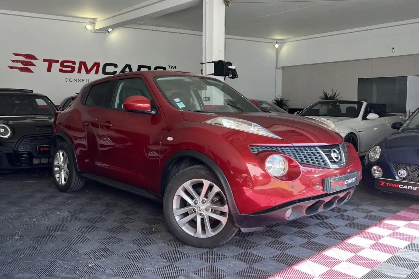 Nissan Juke 1.6 - 117 - BV CVT Tekna PHASE 1 Rood - 1
