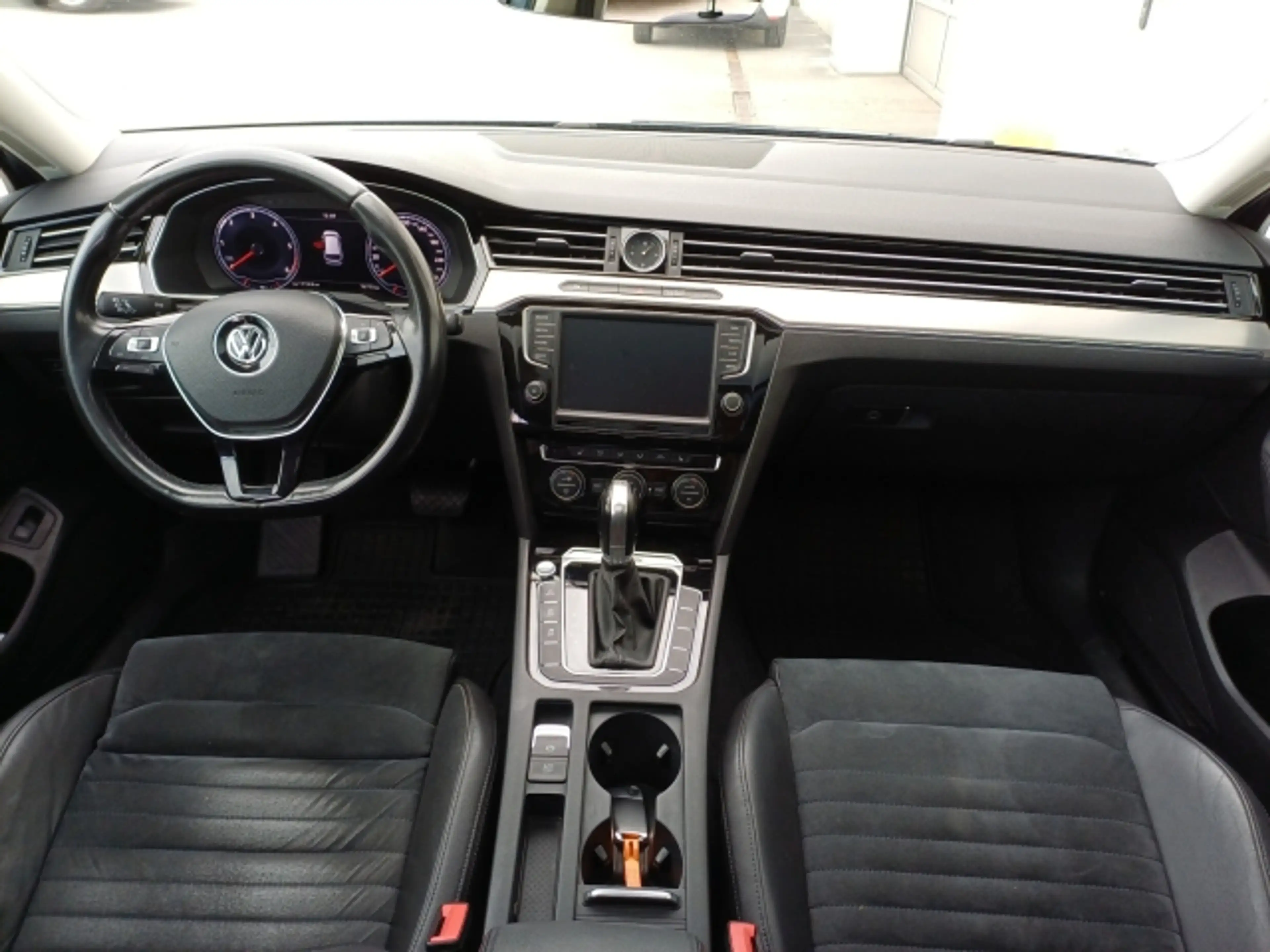 Volkswagen Passat Variant SCR Highline TDI 4Motion DSG !! Neuzugang !! — photo 7