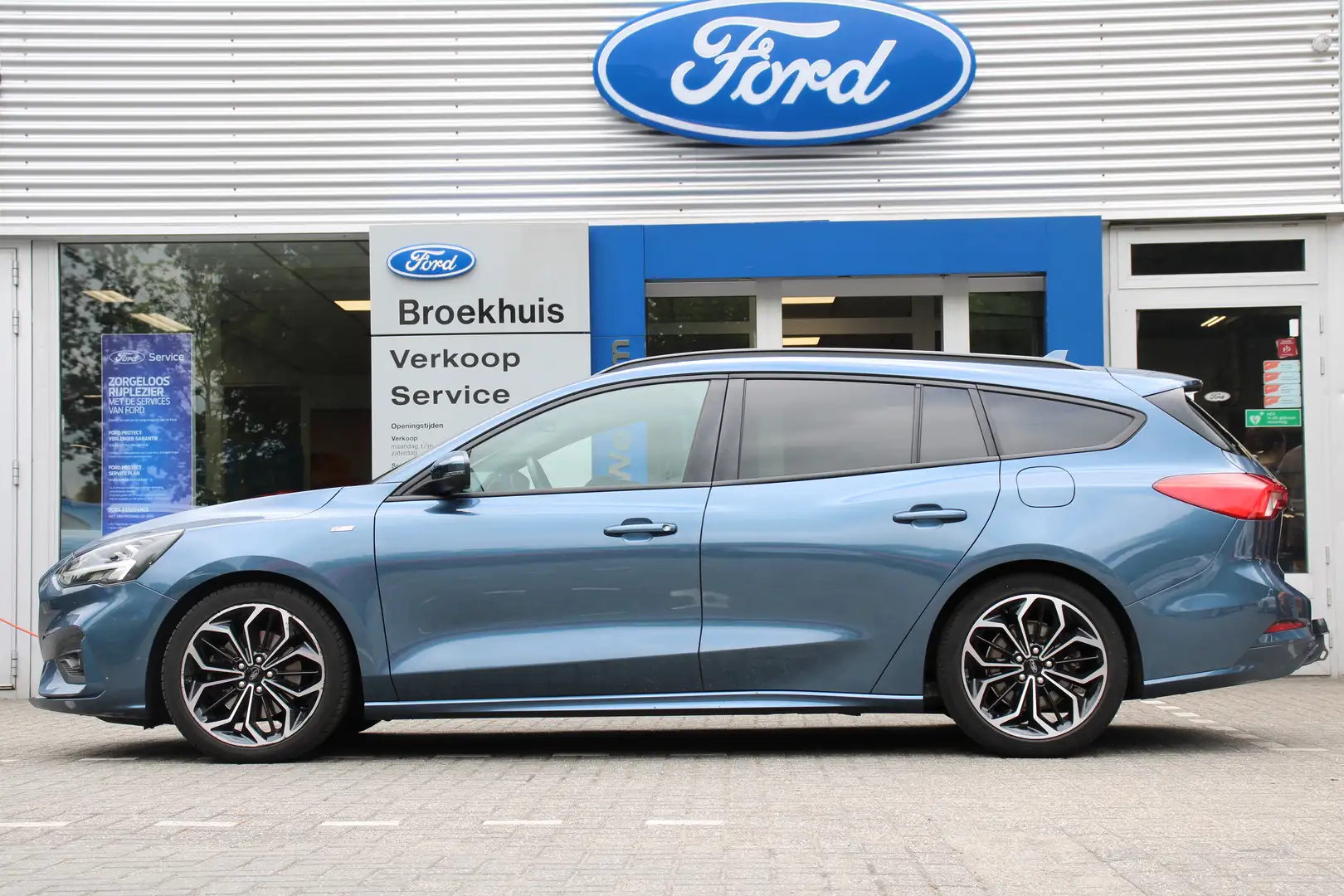 Ford Focus Wagon 1.0EB 155PK ST-LINE | NL-AUTO! | 1 EIGENAAR! Blauw - 2
