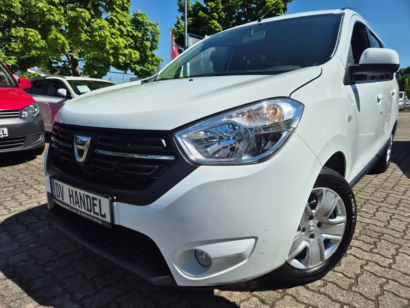 Dacia Lodgy Laureate *Navi/PDC/AHK/Sitzhzg* Weiß - 1