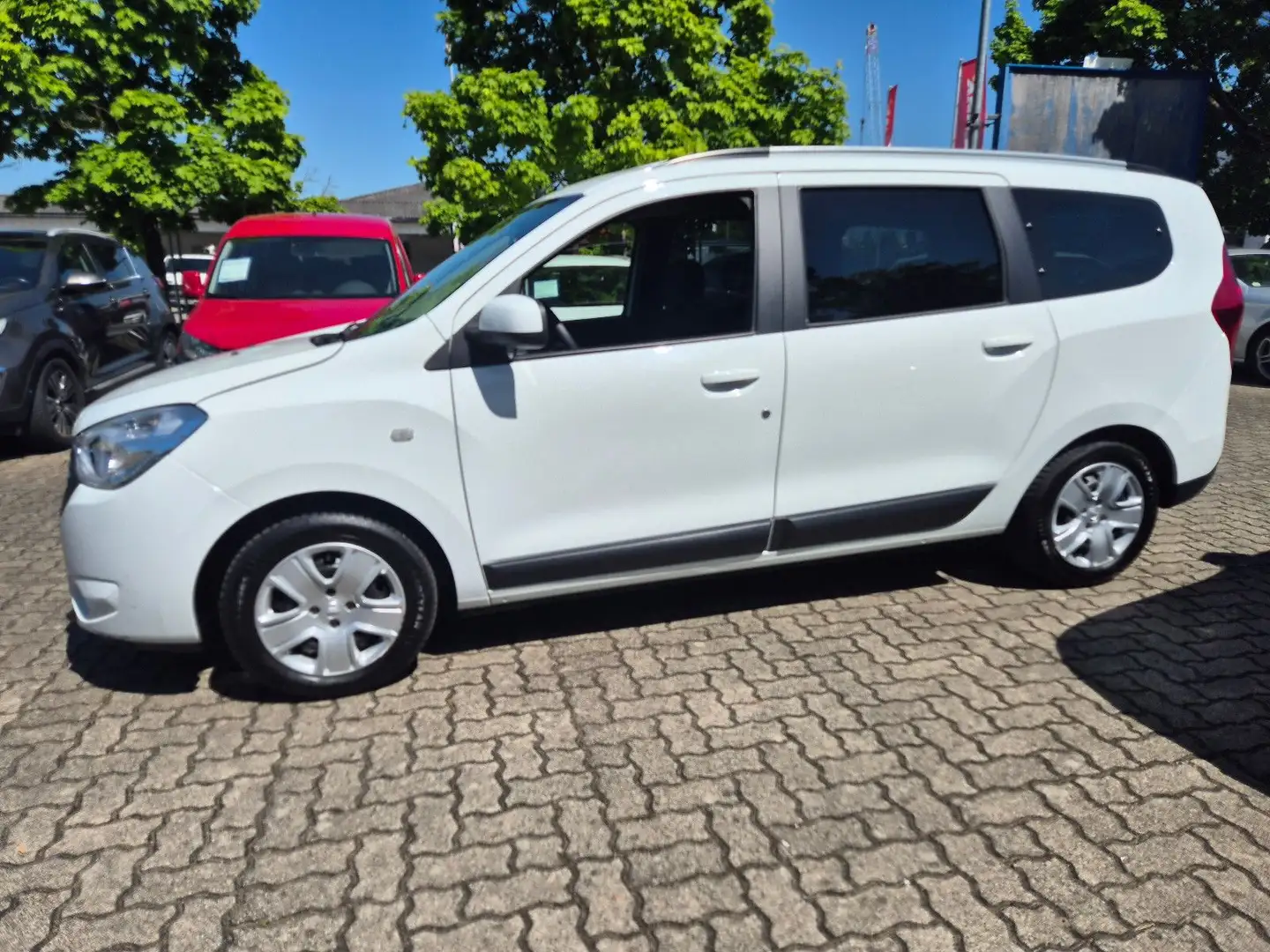 Dacia Lodgy Laureate *Navi/PDC/AHK/Sitzhzg* Weiß - 2