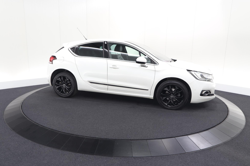 DS Automobiles DS 4 PureTech 130 Performance Line | Camera | Dodehoekd — photo 5