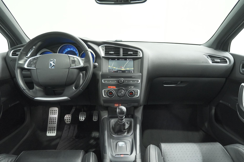 DS Automobiles DS 4 PureTech 130 Performance Line | Camera | Dodehoekd — photo 2