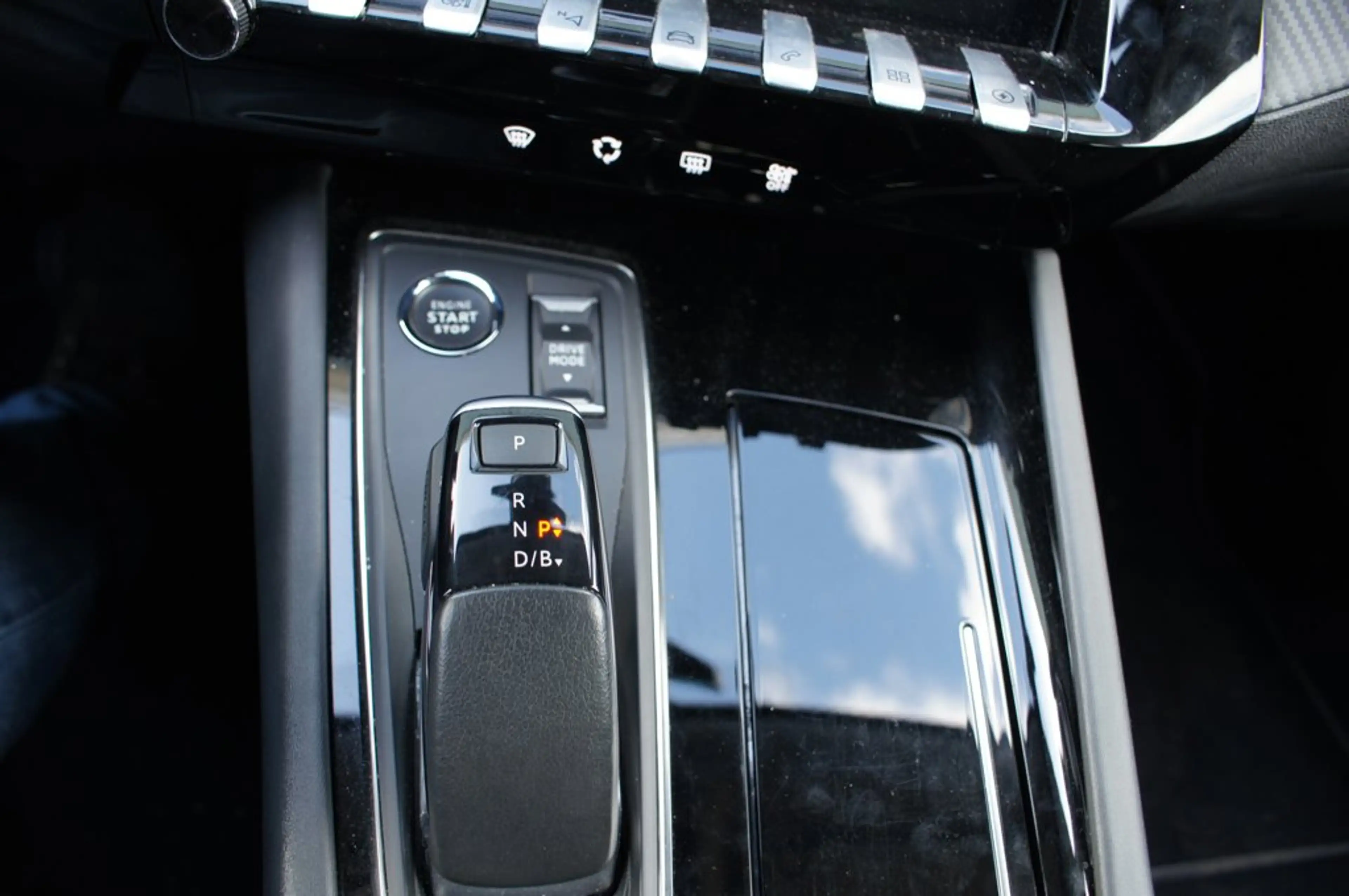 Peugeot 508 SW 1.6 HYbrid Allure Pack Business — photo 8