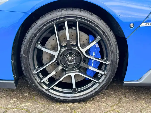 Maserati MC20 view 9