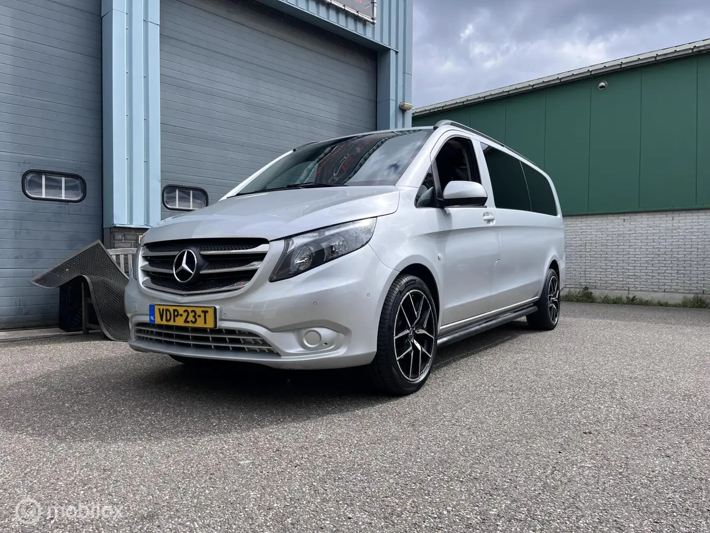 Mercedes-Benz Vito 116 CDI Extra Lang Dubbele cabine Comfort Trekhaak Grijs - 2