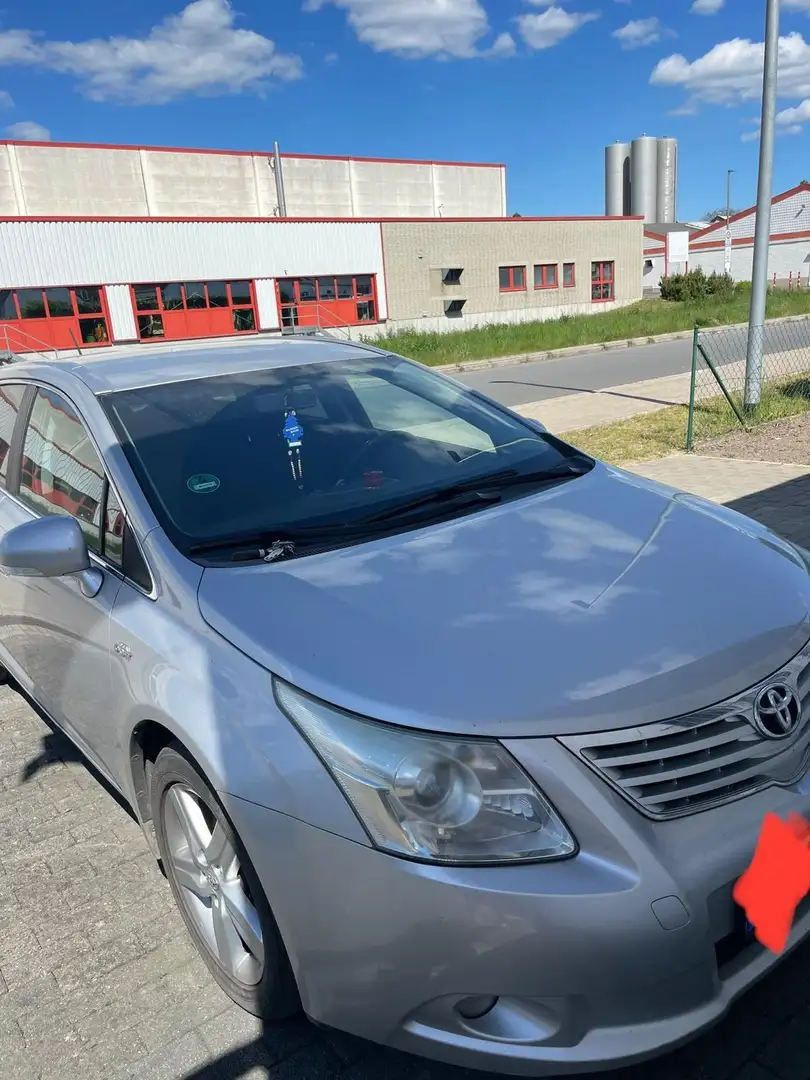 Toyota Avensis Combi 2.2 D-4D Automatik Edition - 1
