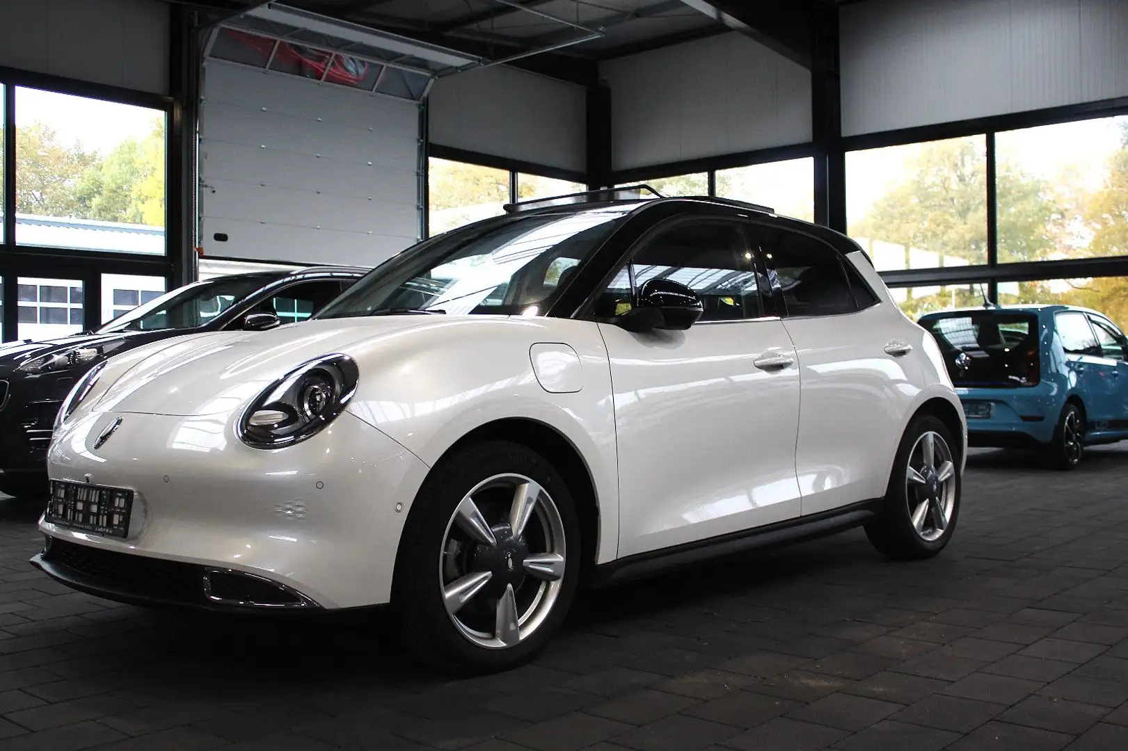 Ora Funky Cat Ora 03 400 Pro+(elektr. Heckklappe, Pano-Dach) Weiß - 1