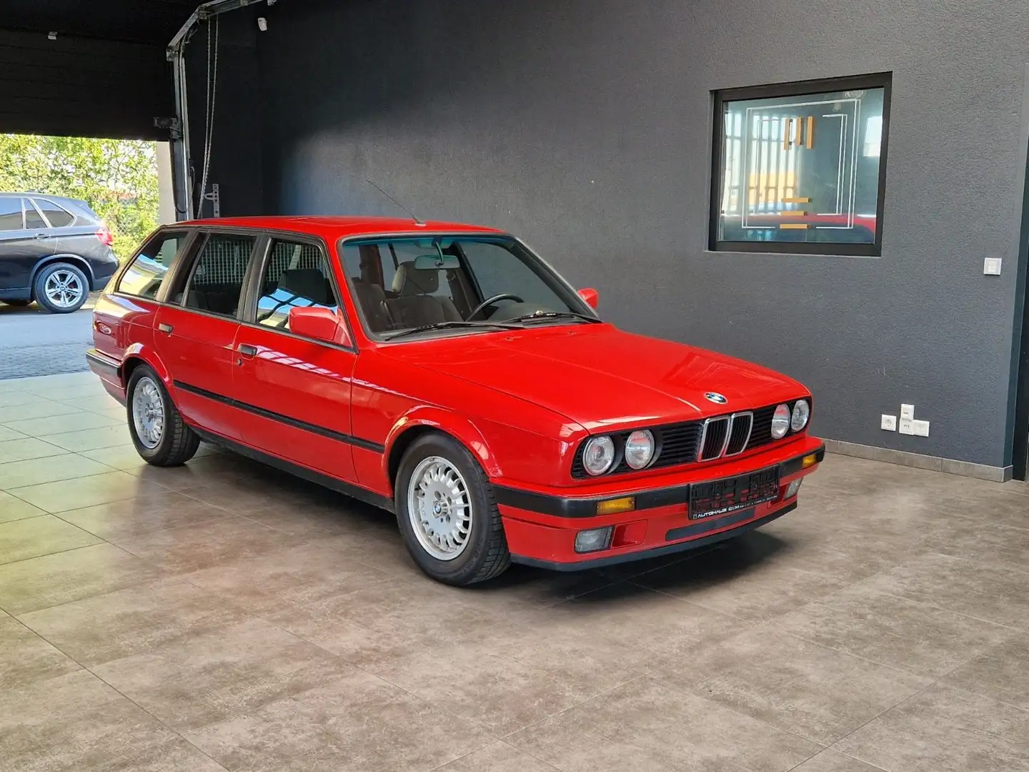 BMW 318 i Touring*Sportsitze*Radio* Rouge - 1