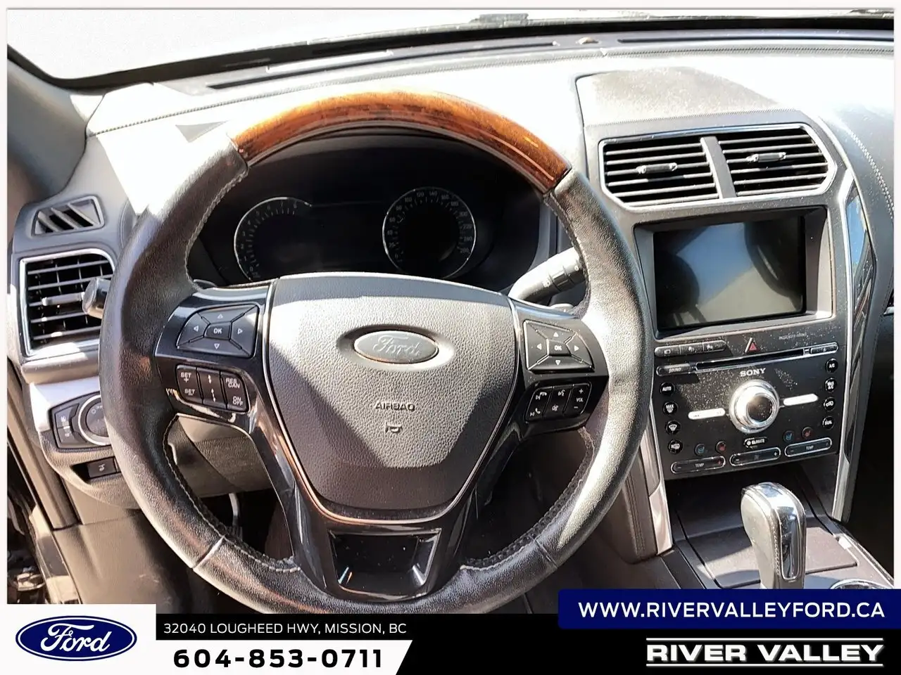 Ford Explorer photo Ford Explorer