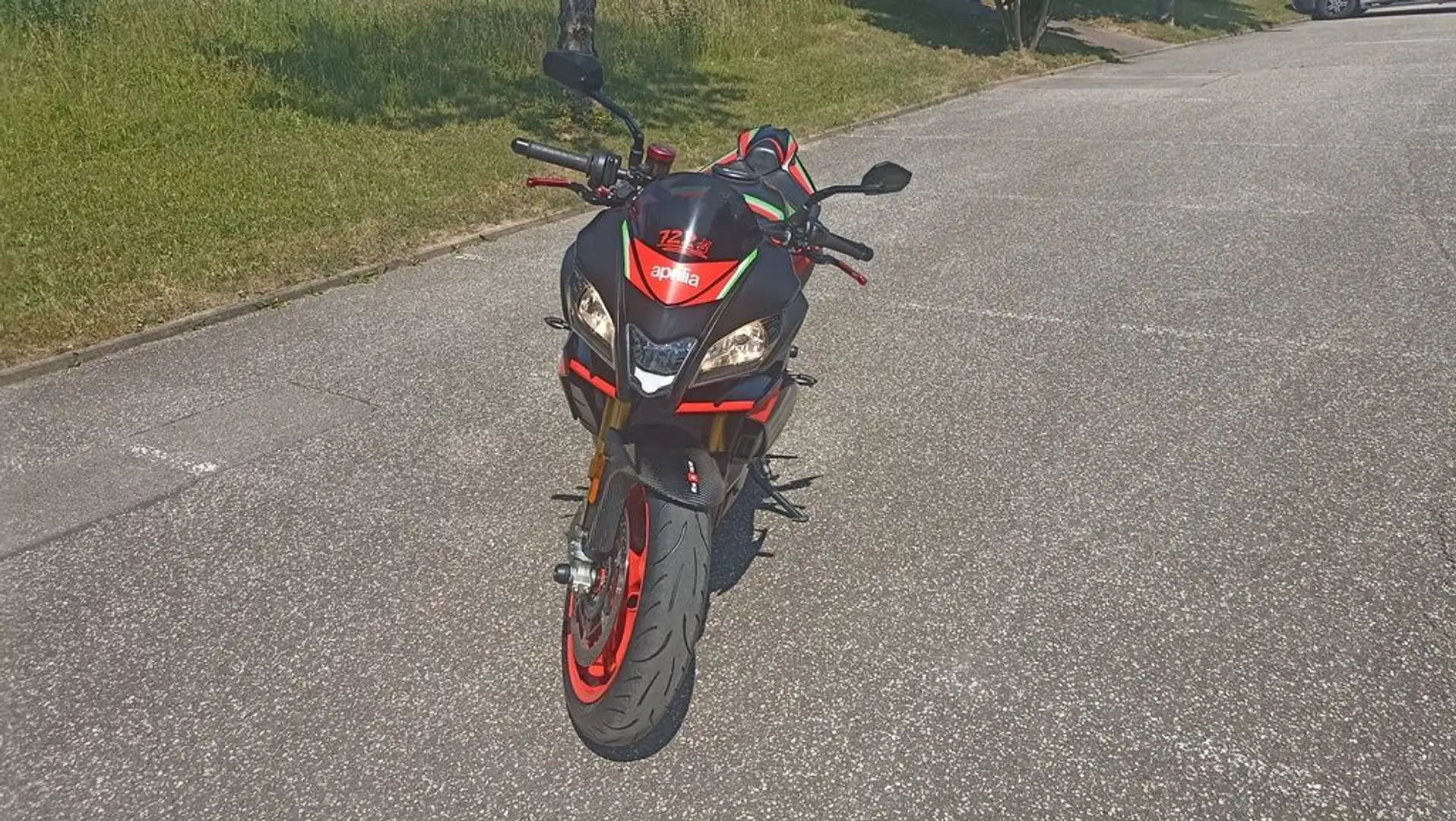 Aprilia Tuono V4 1100 Factory - viel Zubehör - 2