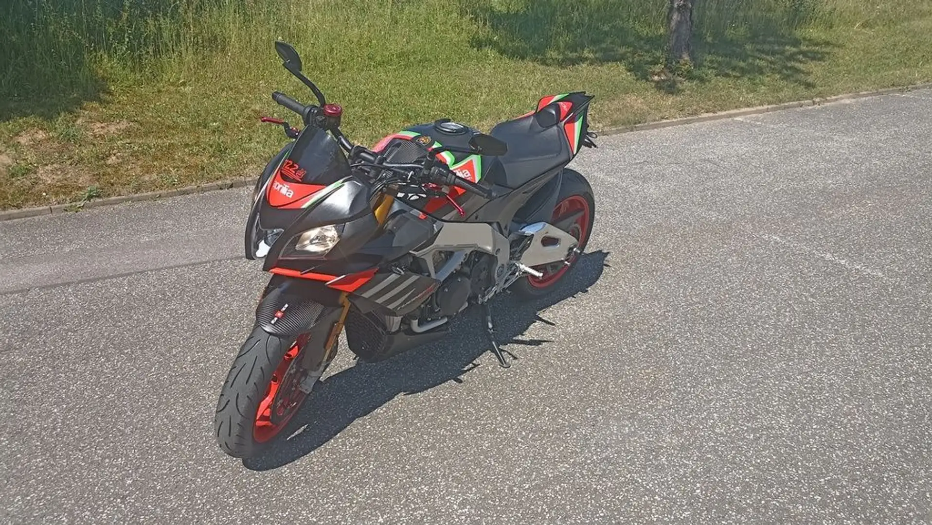 Aprilia Tuono V4 1100 Factory - viel Zubehör - 1