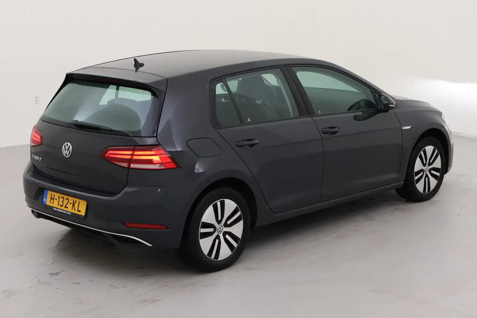 Volkswagen e-Golf E-DITION CCS Lader Adaptive Cruise Apple Carplay A Grijs - 2