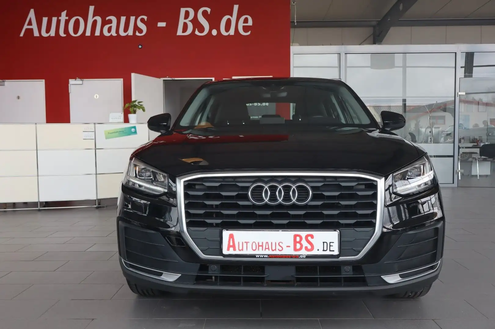 Audi Q2 1.4 TFSI S tronic, PDC,Navi,LED,EURO6, 1.Hand Schwarz - 2