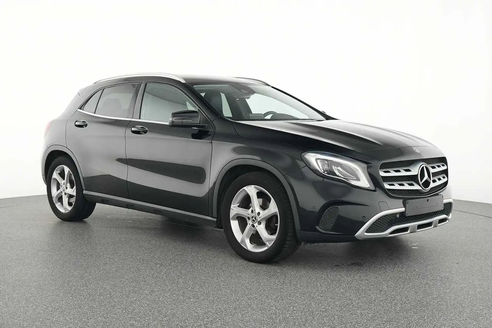 Mercedes-Benz GLA 180 Negro - 2