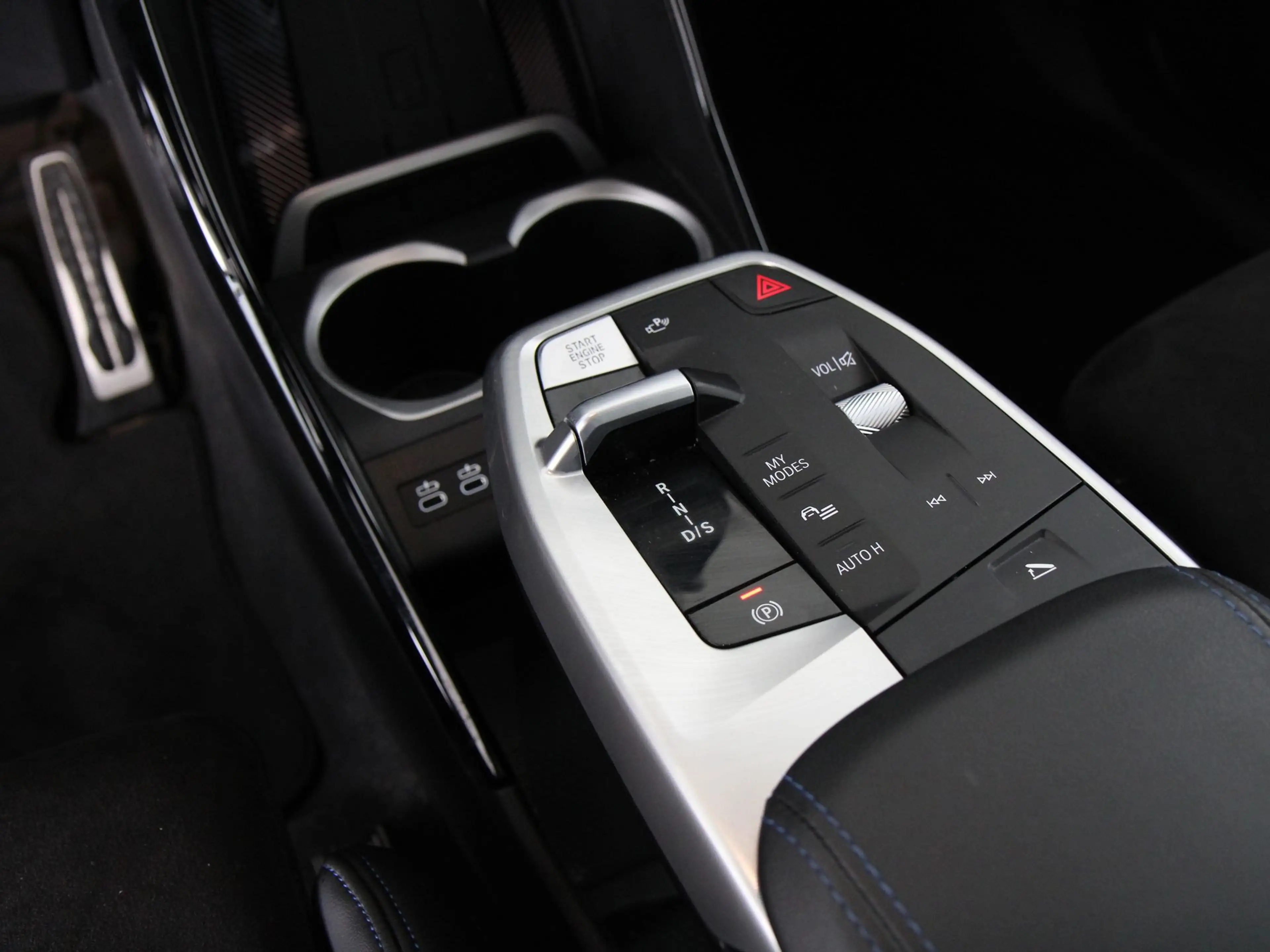BMW X2 sDrive20i M-Sport Pro — photo 12