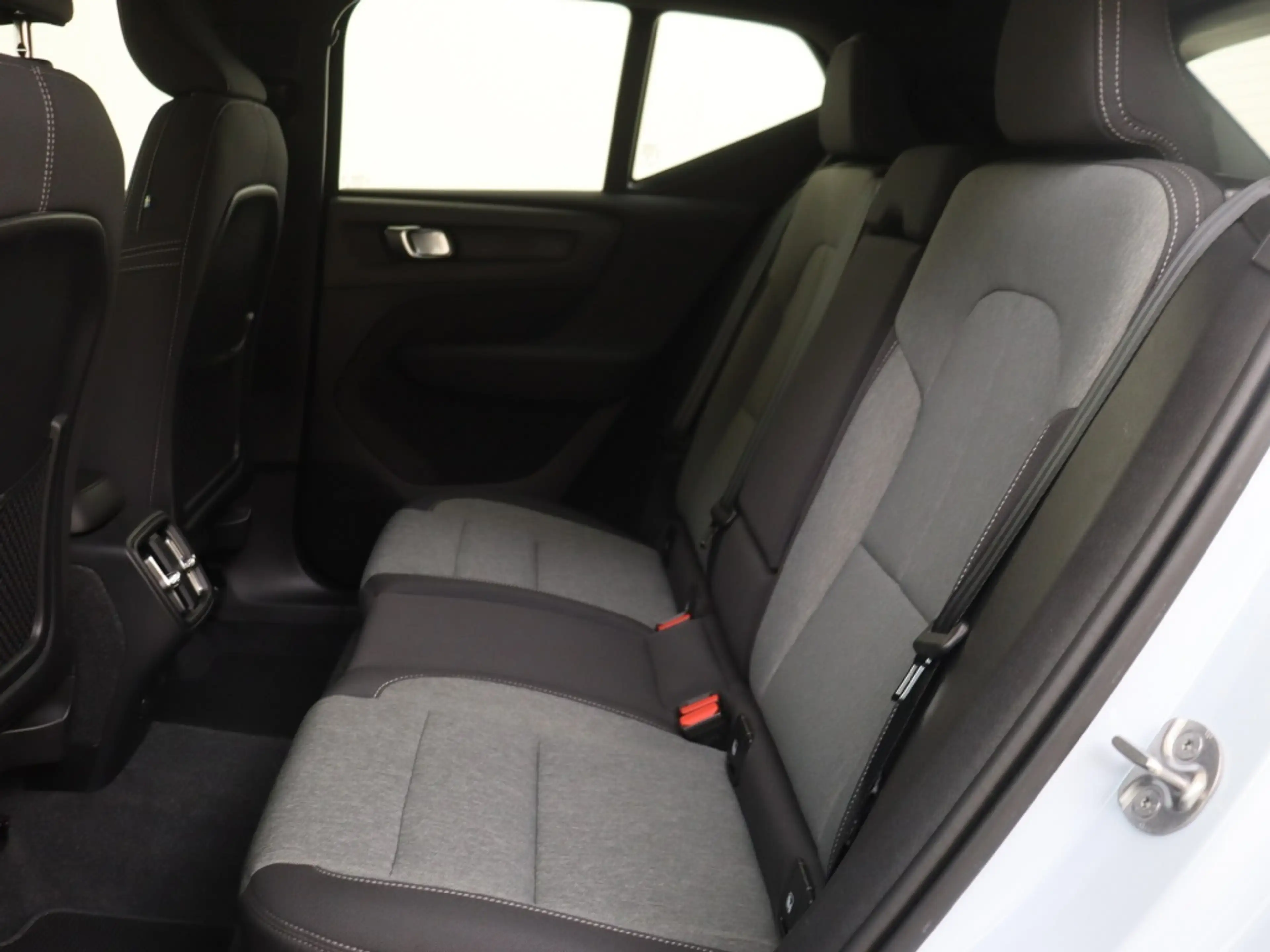 Volvo XC40 B4 Plus Dark | Trekhaak | Harman/Kardon | — photo 7
