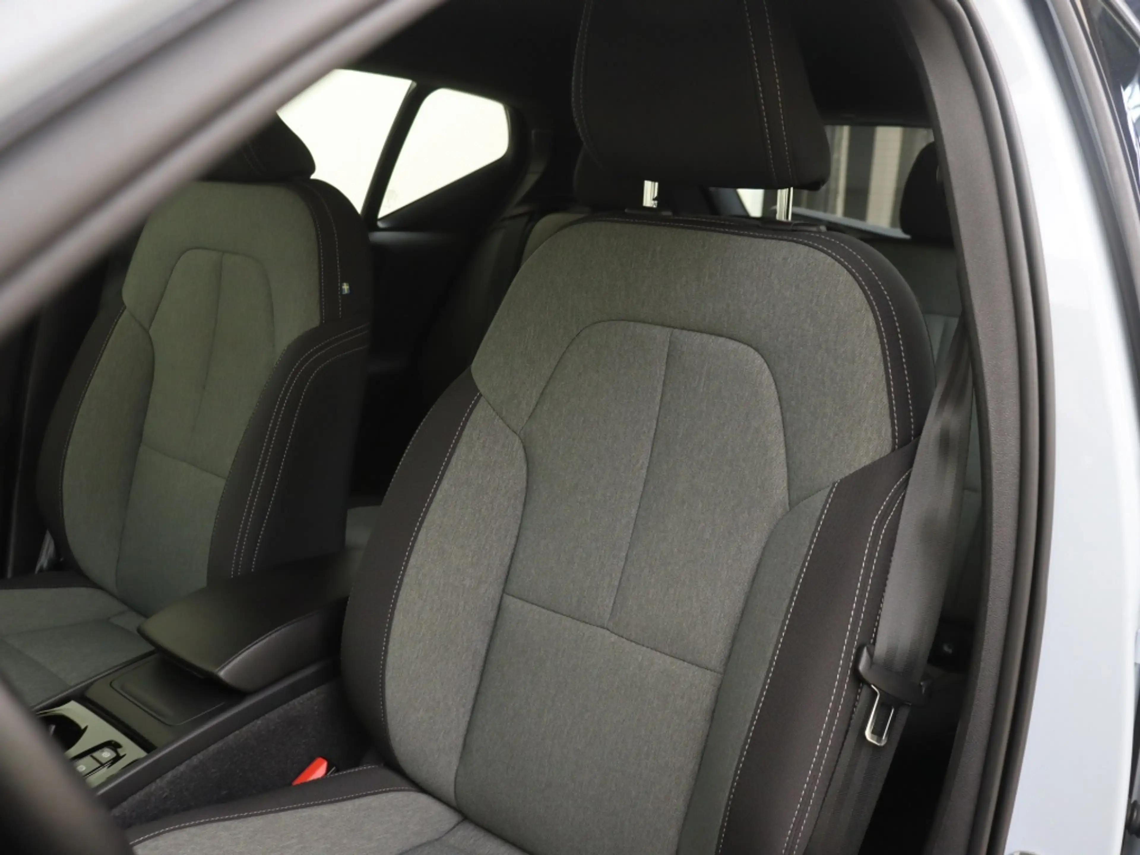 Volvo XC40 B4 Plus Dark | Trekhaak | Harman/Kardon | — photo 15