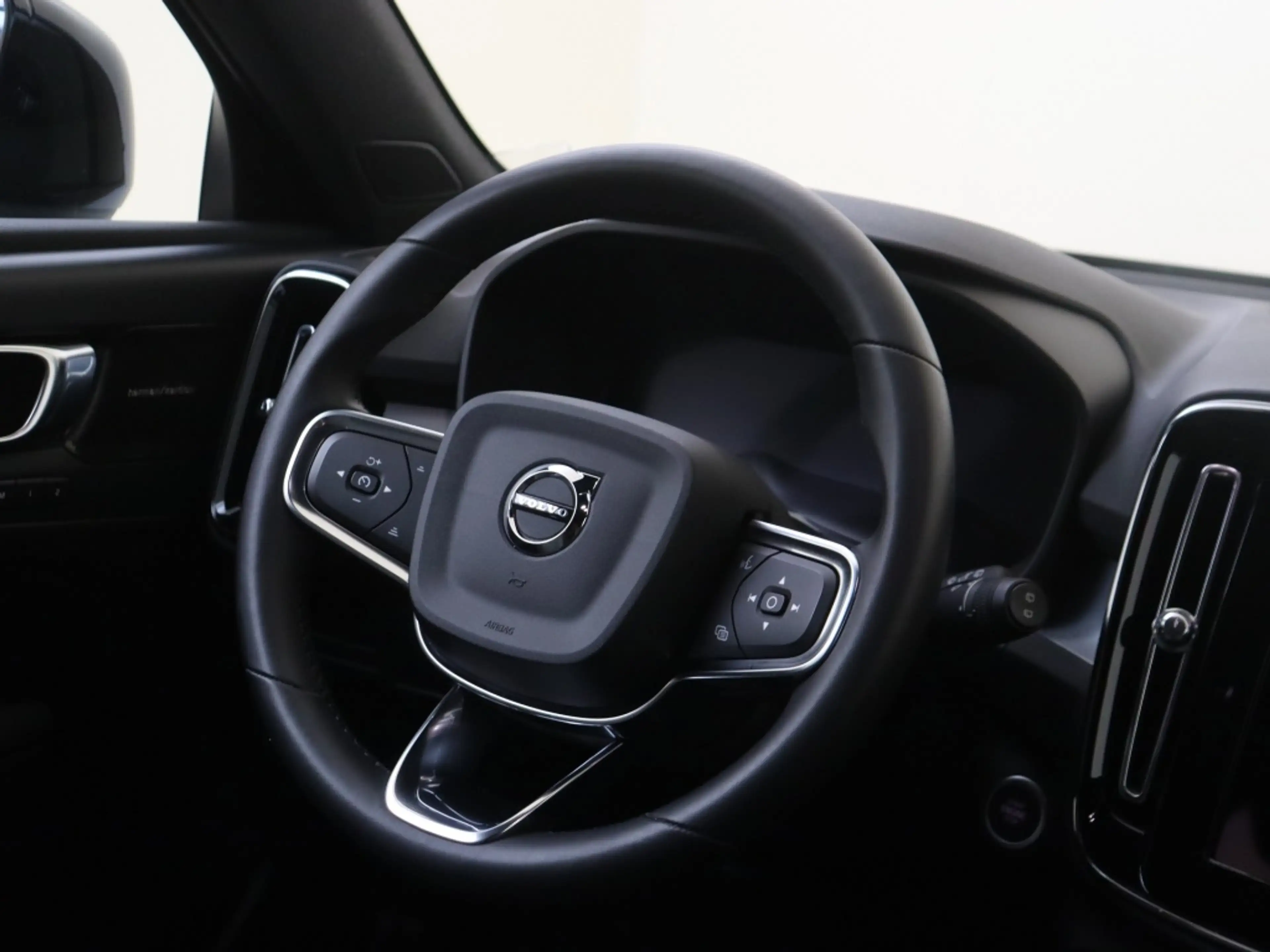 Volvo XC40 B4 Plus Dark | Trekhaak | Harman/Kardon | — photo 11