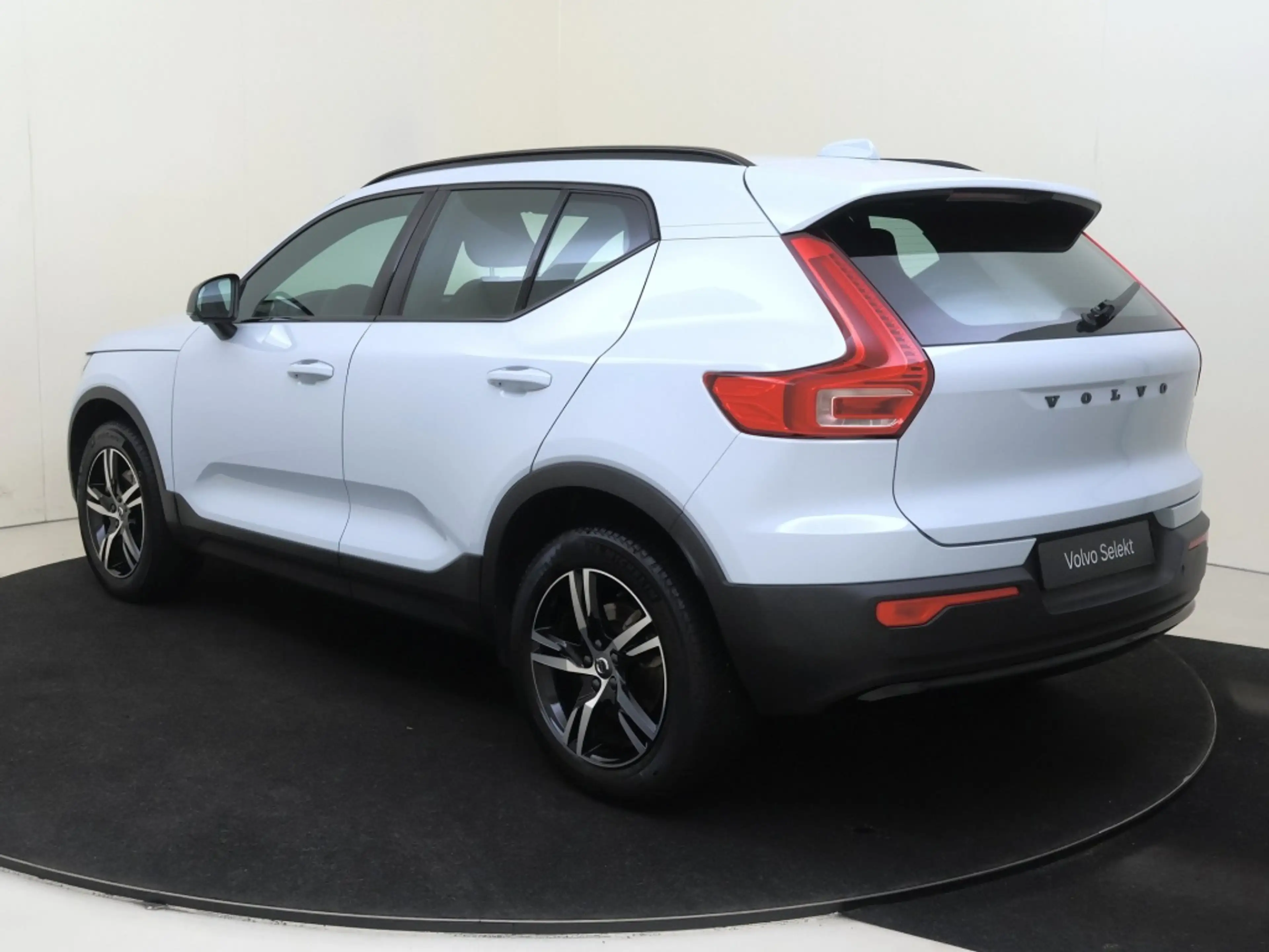 Volvo XC40 B4 Plus Dark | Trekhaak | Harman/Kardon | — photo 4