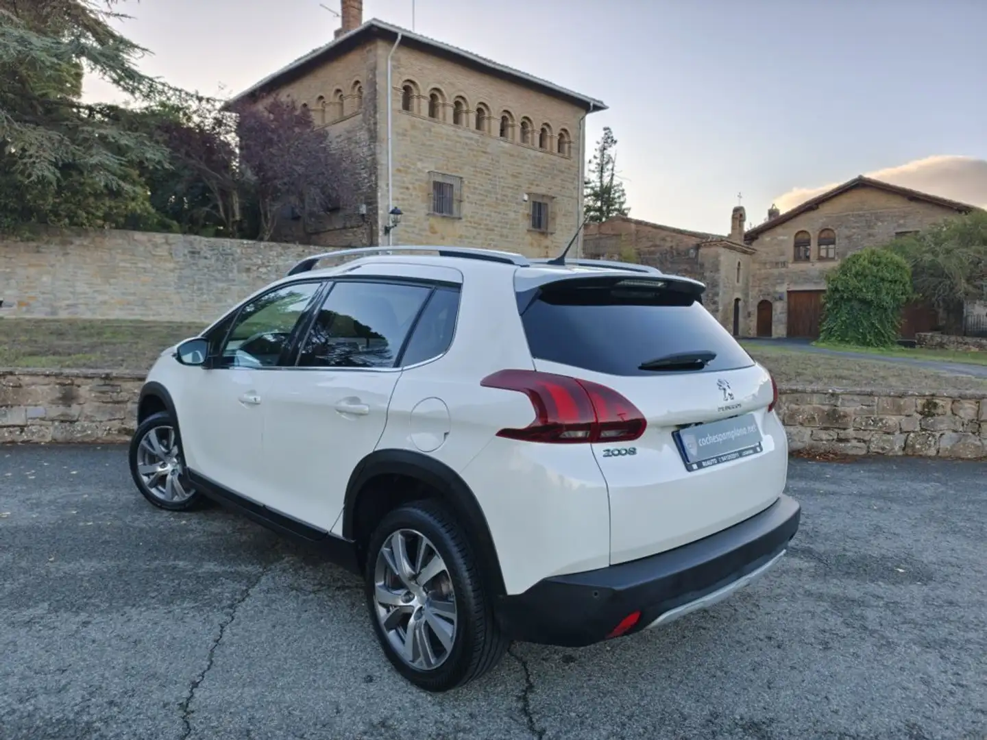 Peugeot 2008 1.2 PureTech S&S Allure 110 Blanco - 2