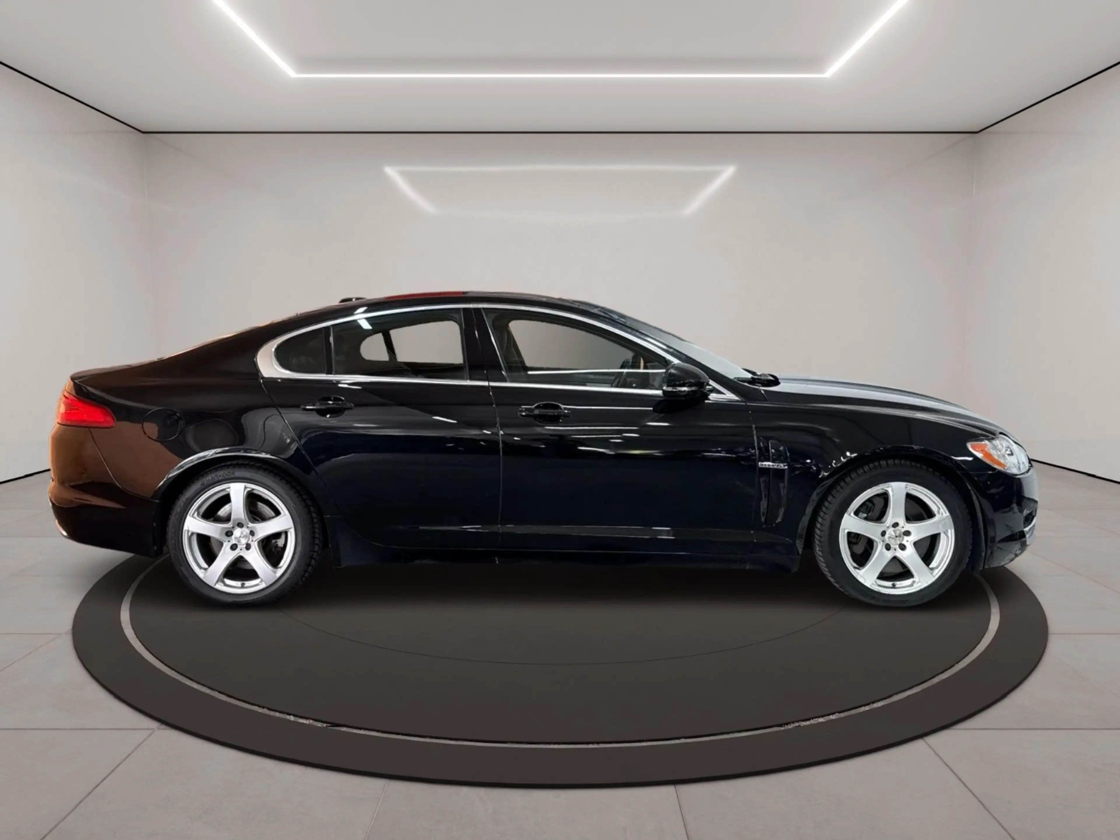 Jaguar XF 3.0 V6 Diesel S Portfolio — photo 8