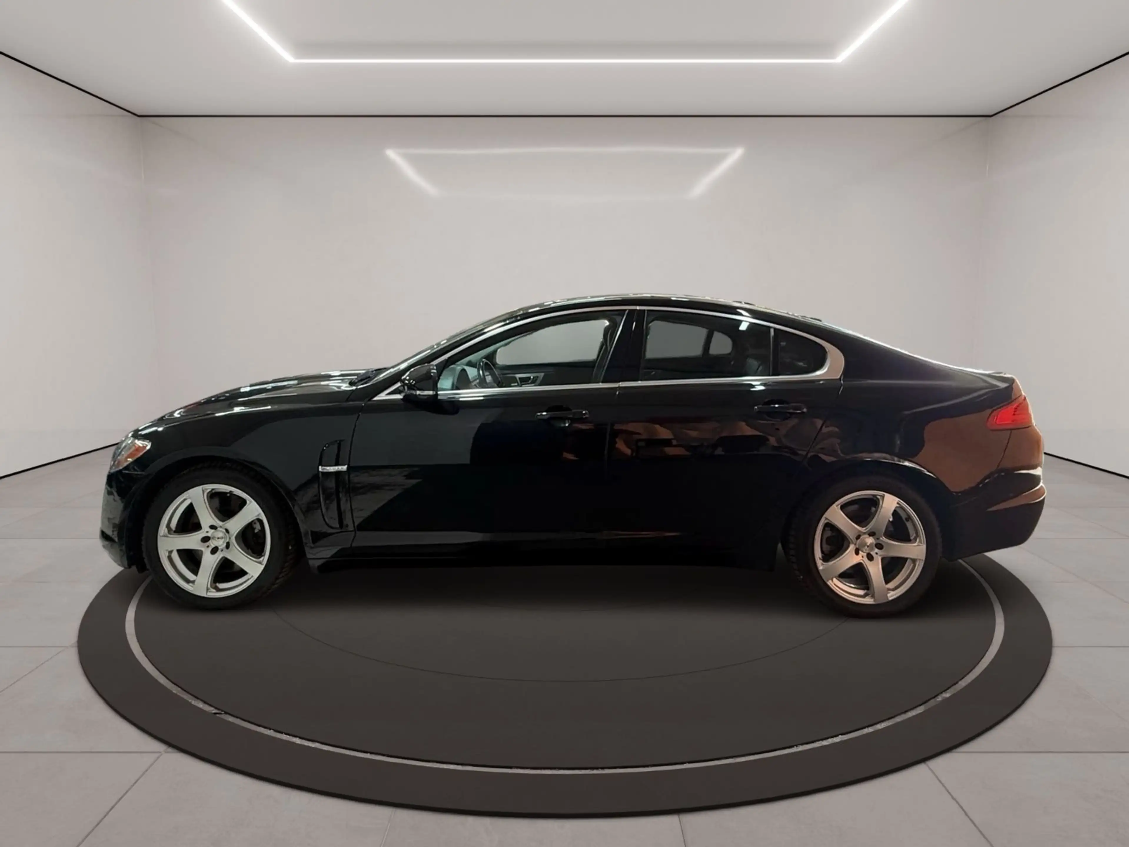 Jaguar XF 3.0 V6 Diesel S Portfolio — photo 5