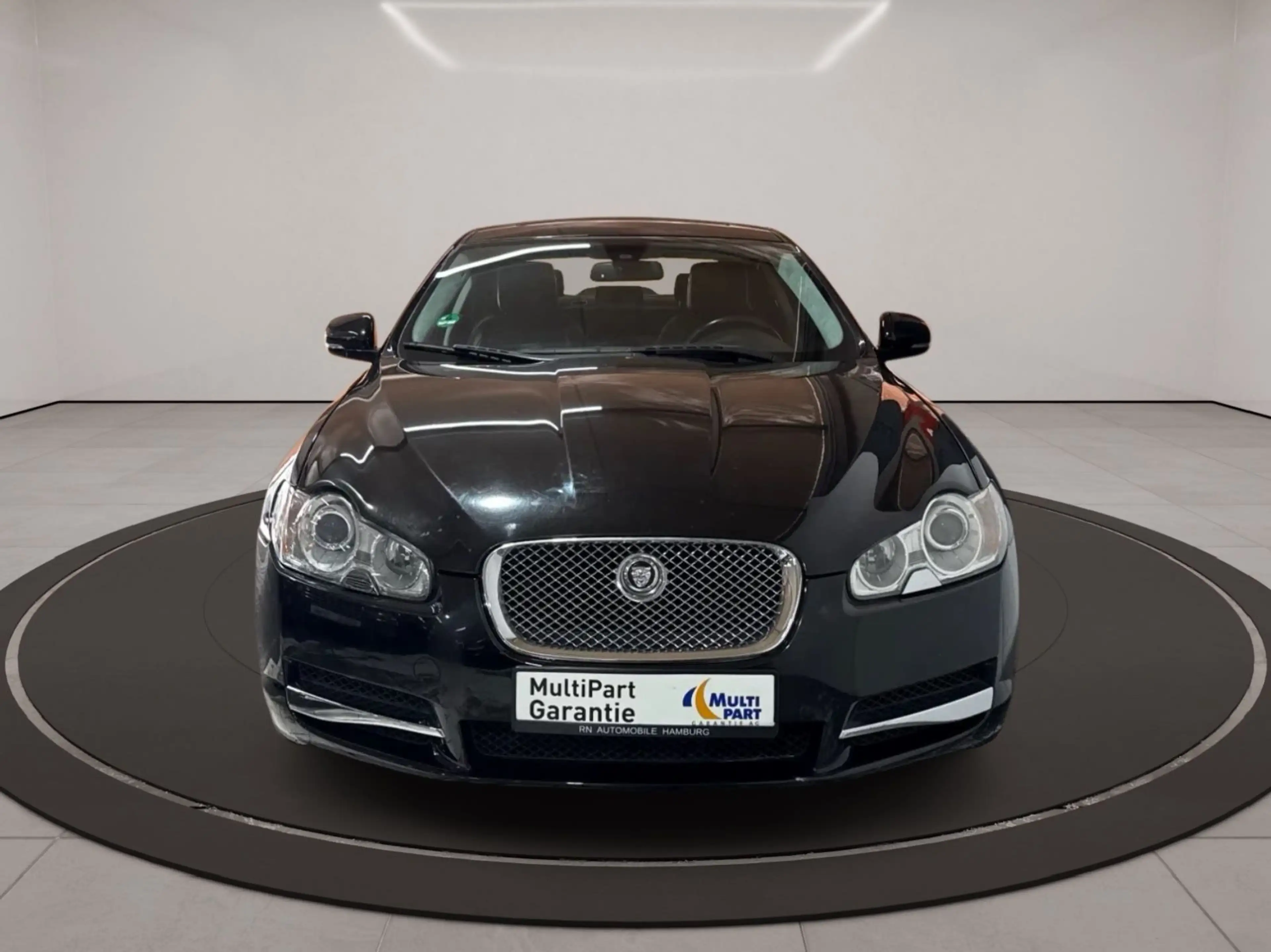 Jaguar XF 3.0 V6 Diesel S Portfolio — photo 2