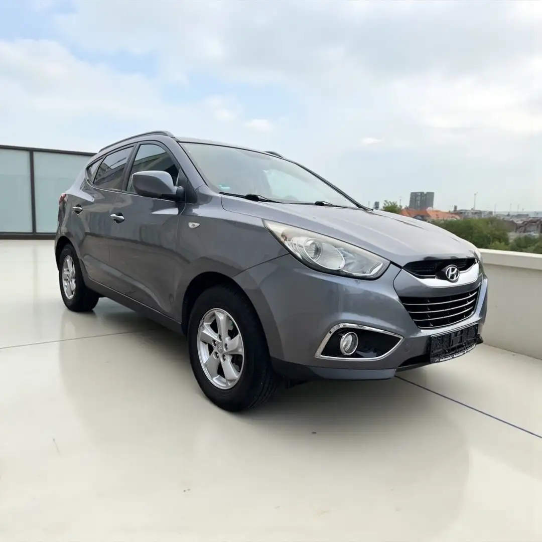 Hyundai iX35 5 Star Edition 2WD TÜV NEU Nur 131000 km Grau - 1