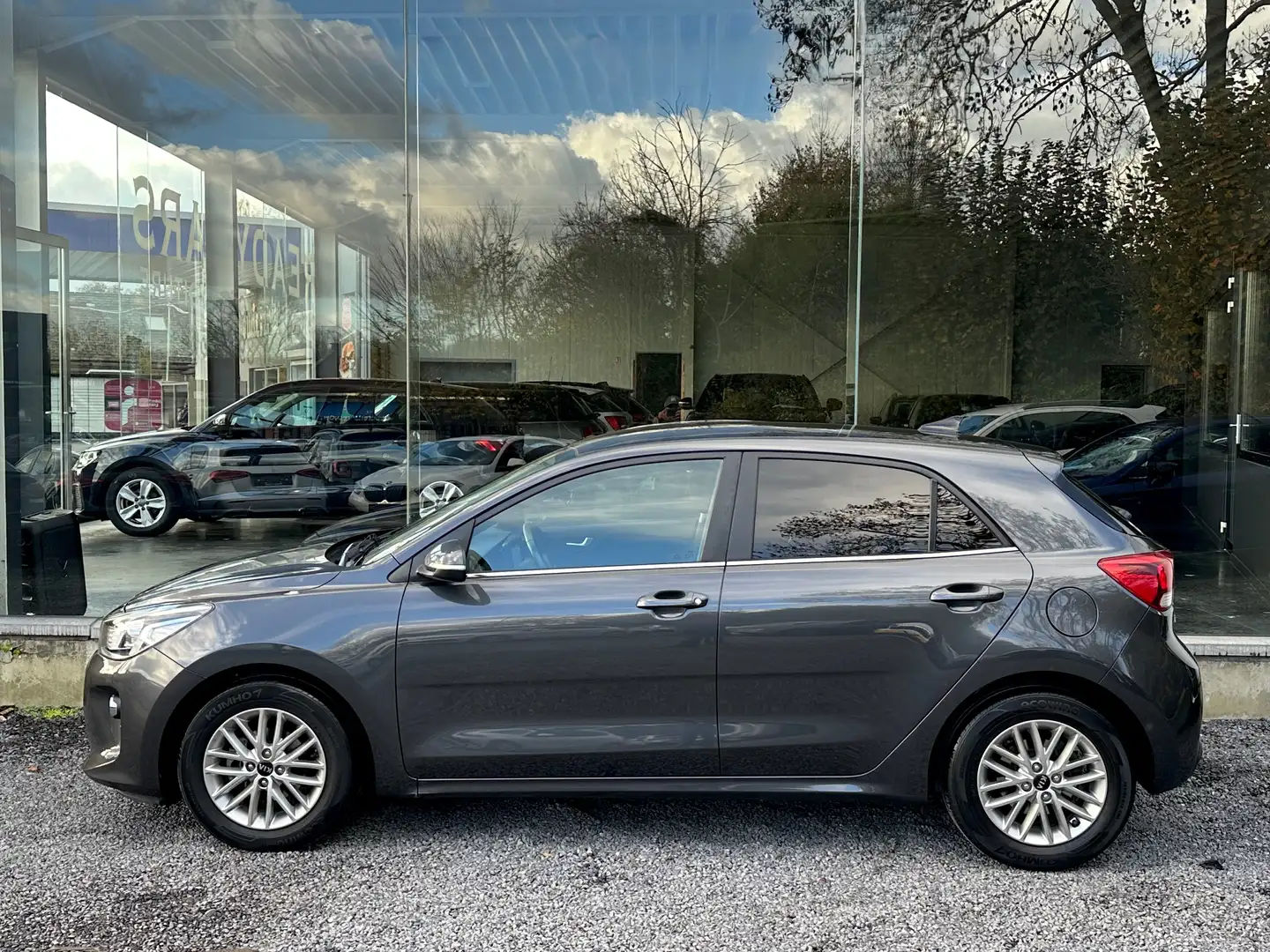 Kia Rio *1.2*NAVI*CAMERA*CARPLAY*CARNET COMPLET KIA*GARANT Gris - 2